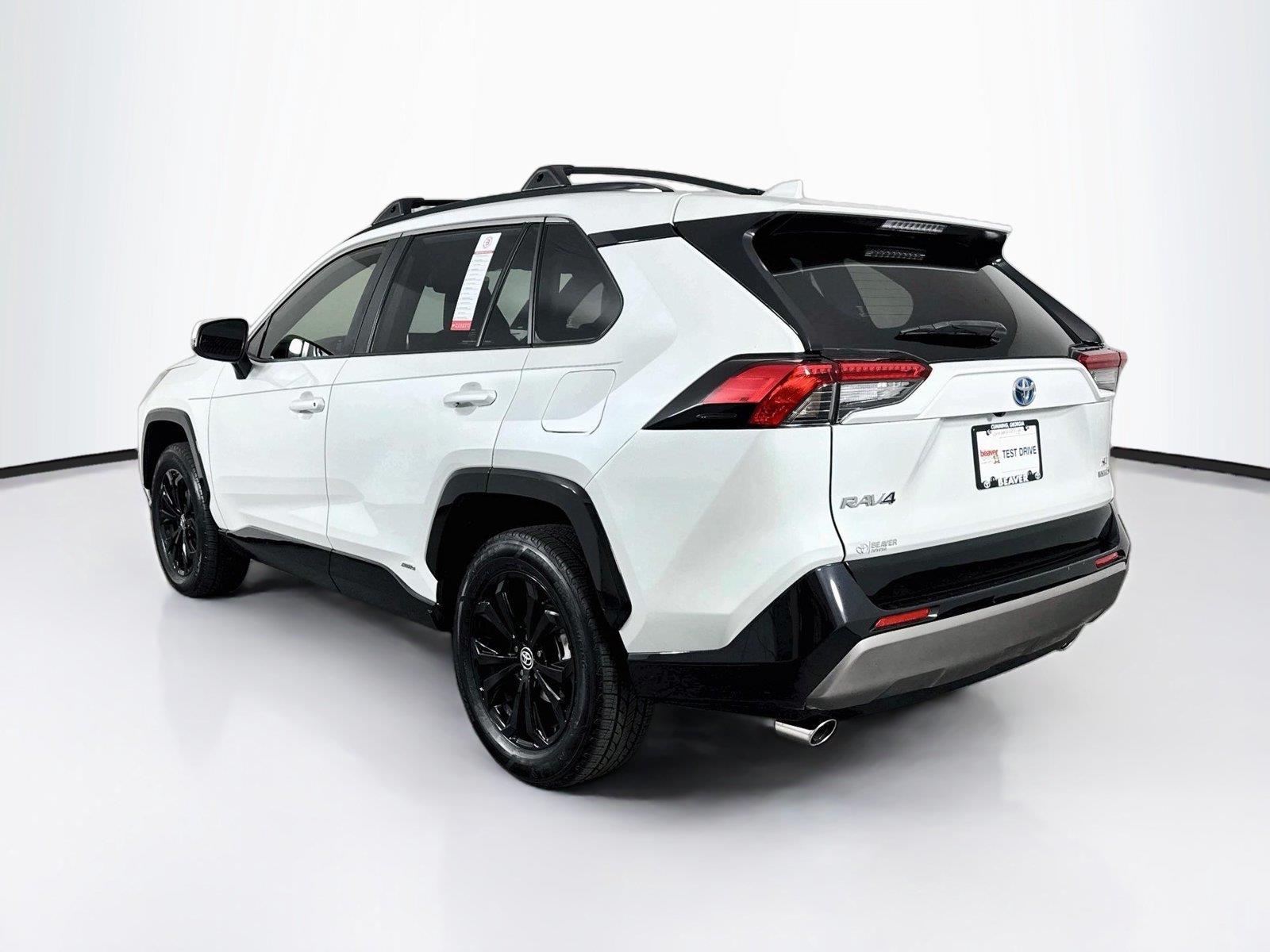 2024 Toyota RAV4 Hybrid SE photo 12
