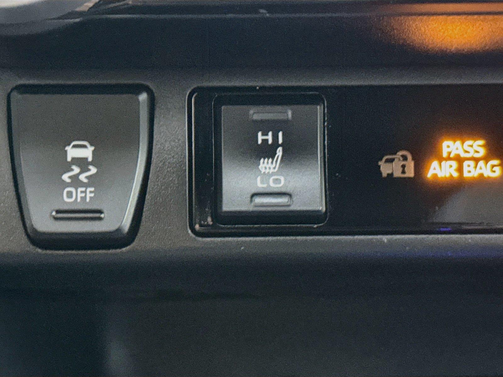 2024 Toyota RAV4 Hybrid SE photo 7
