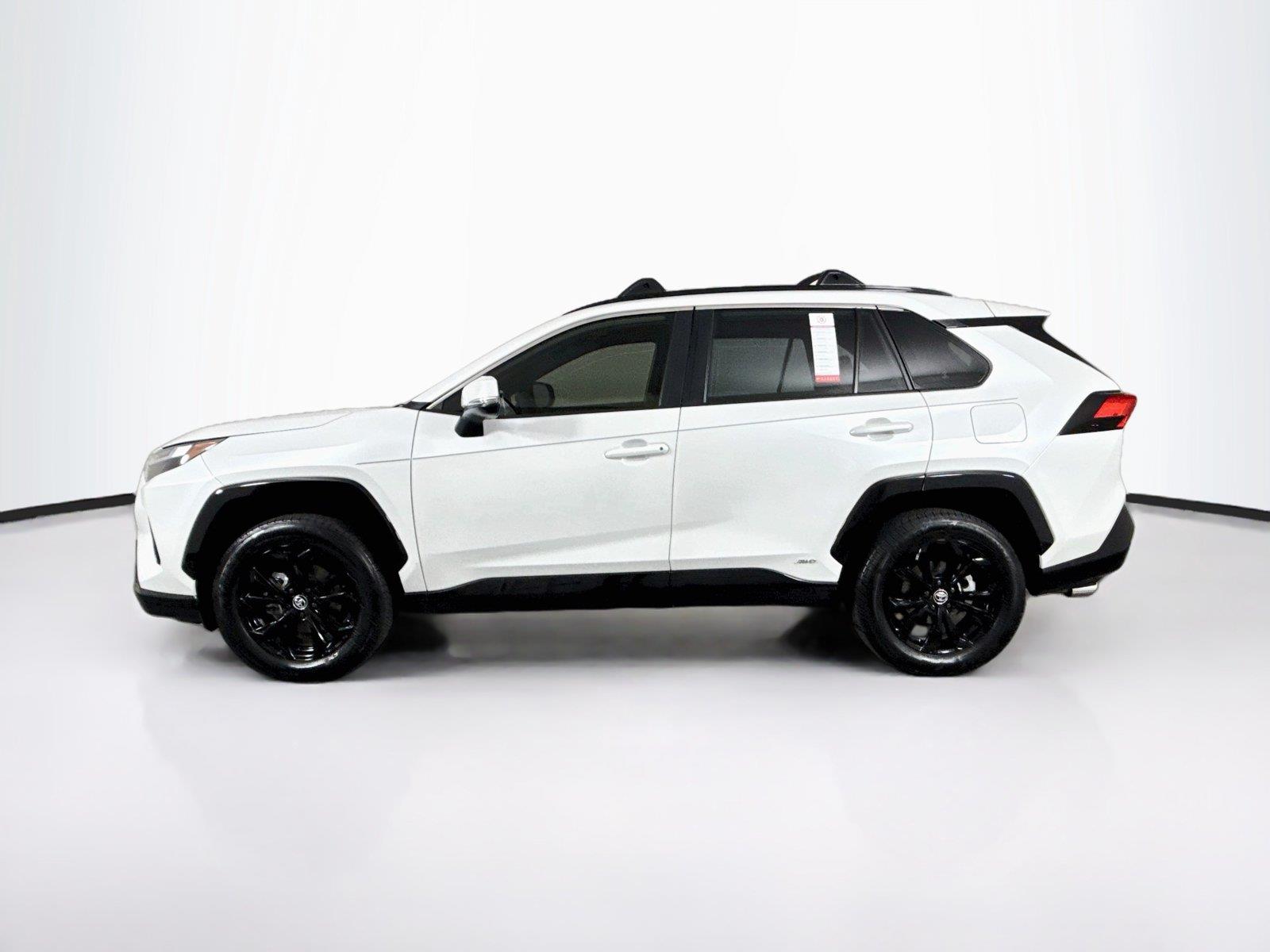 2024 Toyota RAV4 Hybrid SE photo 13