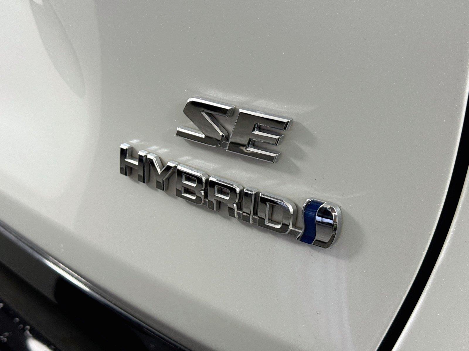 2024 Toyota RAV4 Hybrid SE photo 14