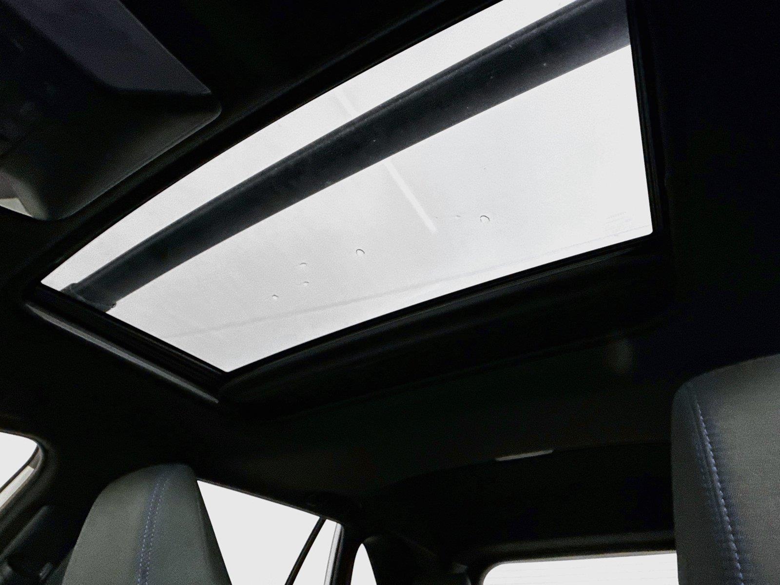 2024 Toyota RAV4 Hybrid SE photo 5