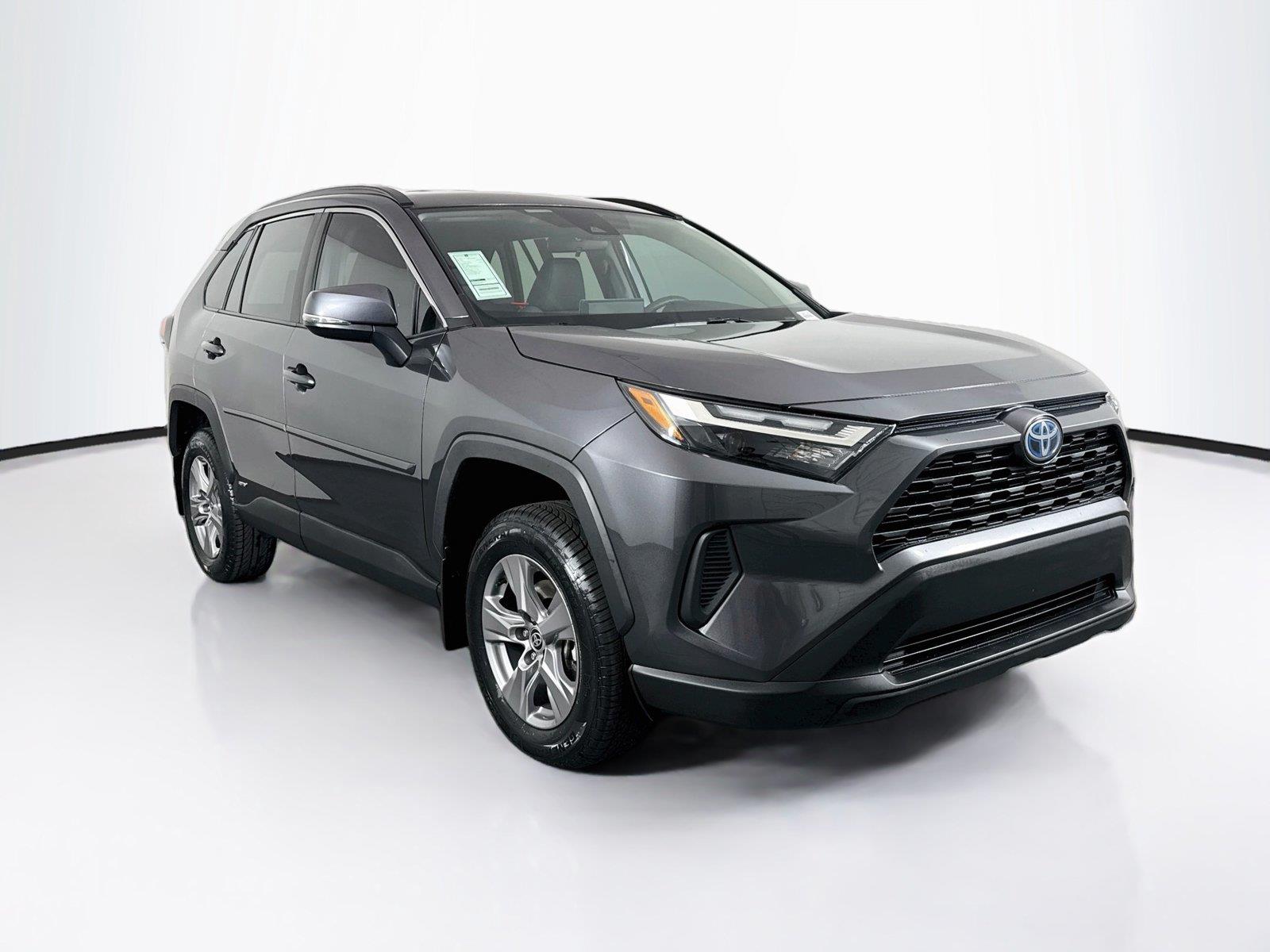 2023 Toyota RAV4 Hybrid XLE photo 8