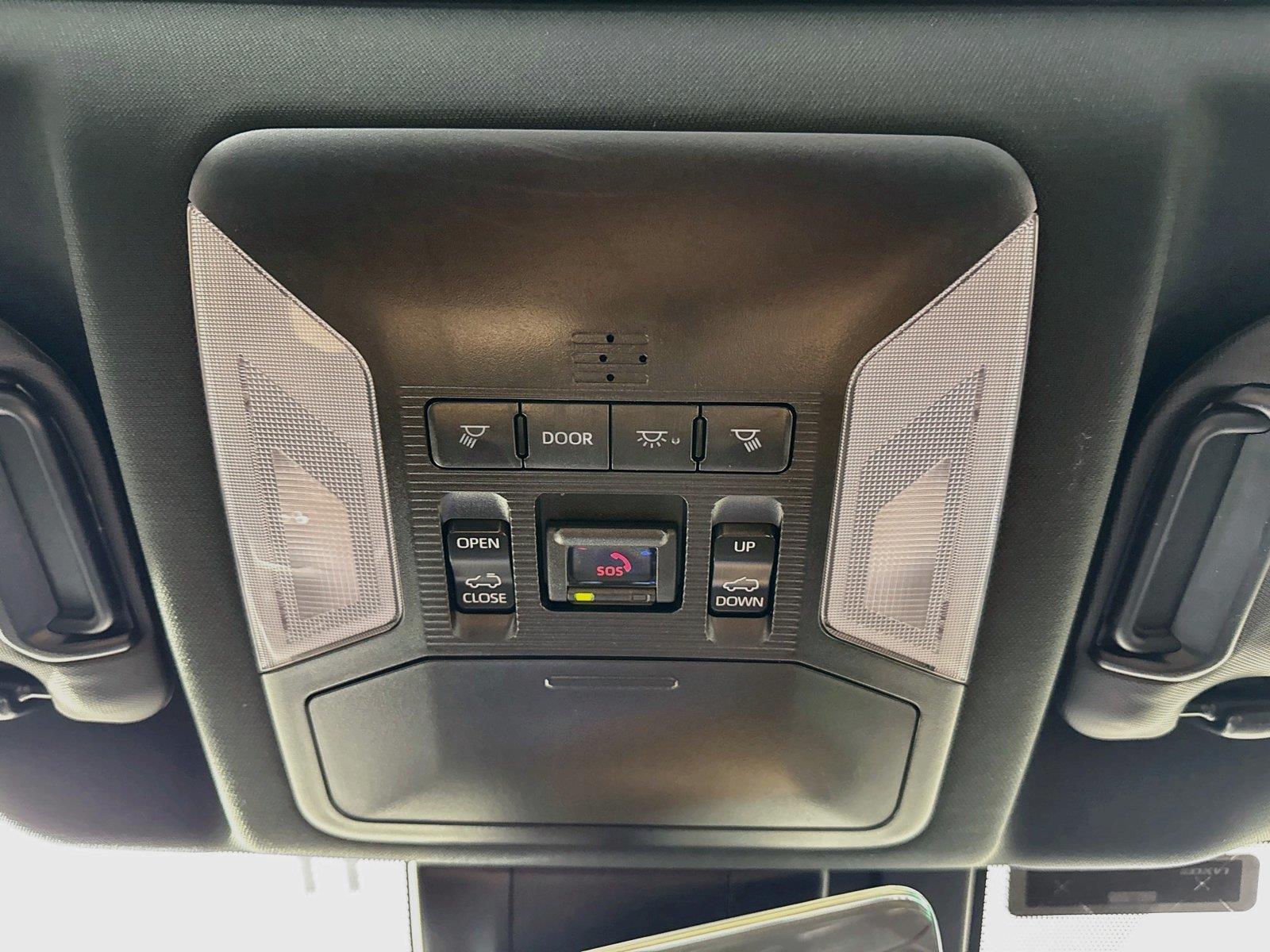 2024 Toyota RAV4 Hybrid SE photo 23
