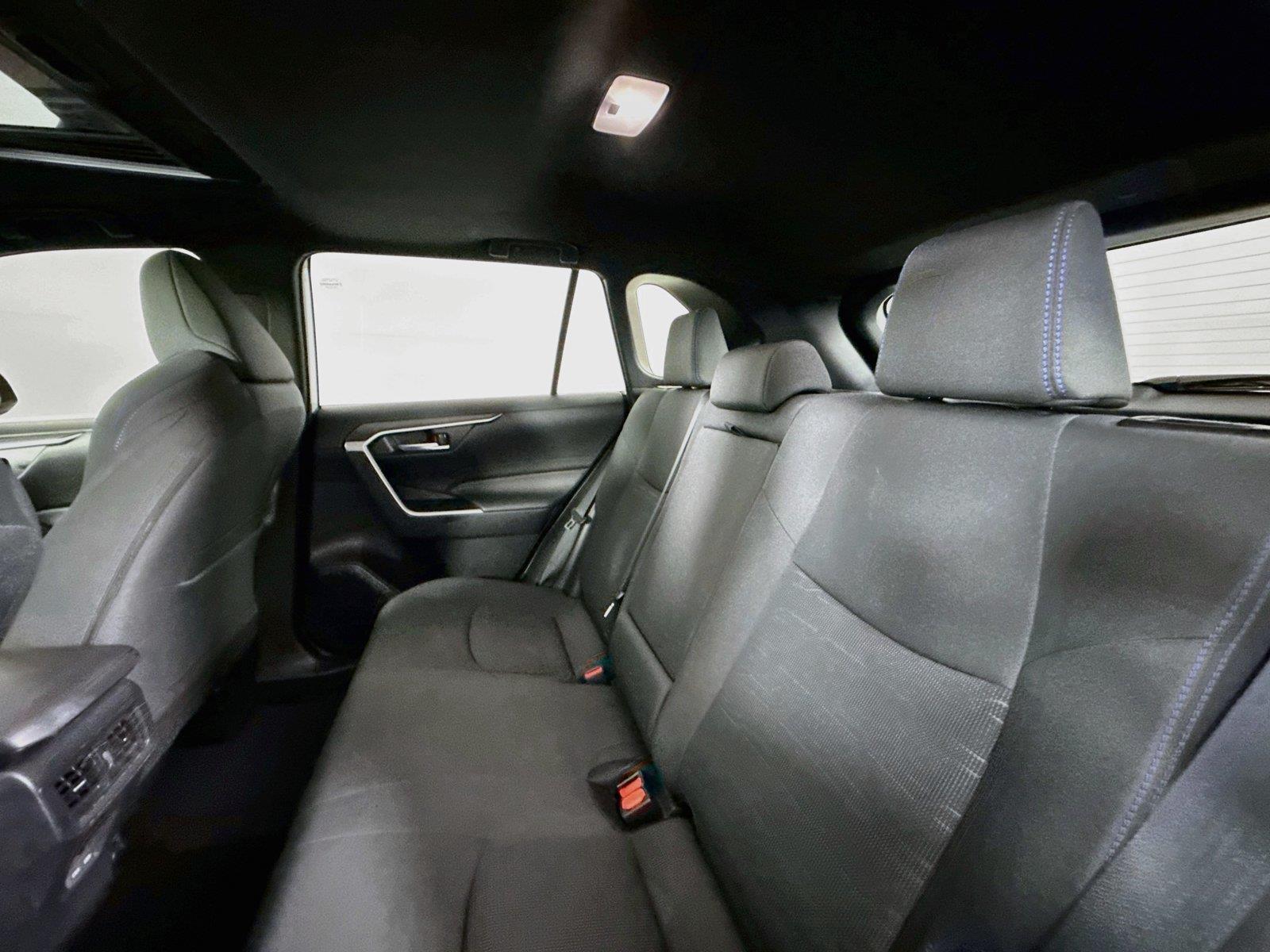 2024 Toyota RAV4 Hybrid SE photo 30