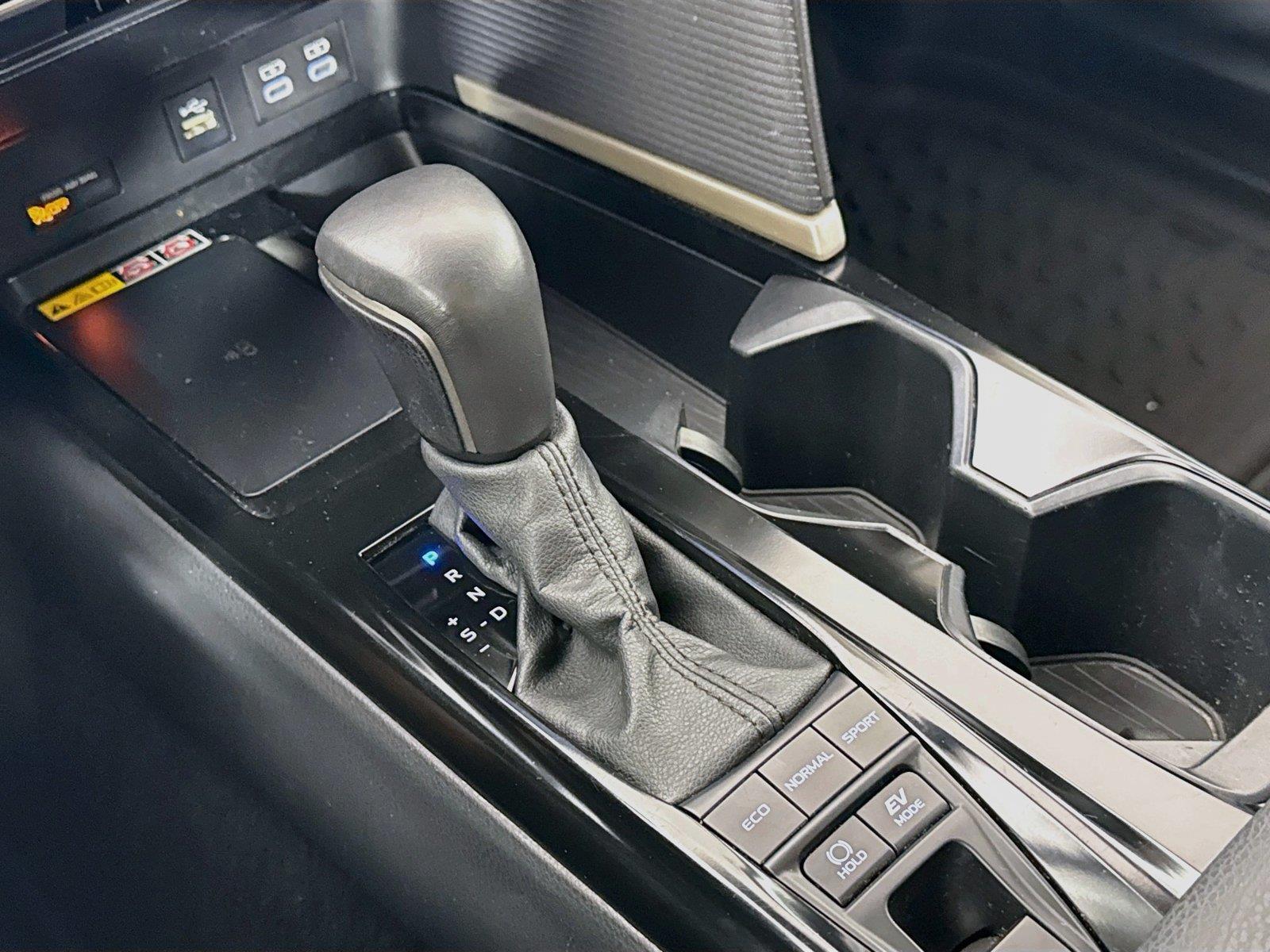 2025 Toyota Camry SE photo 24
