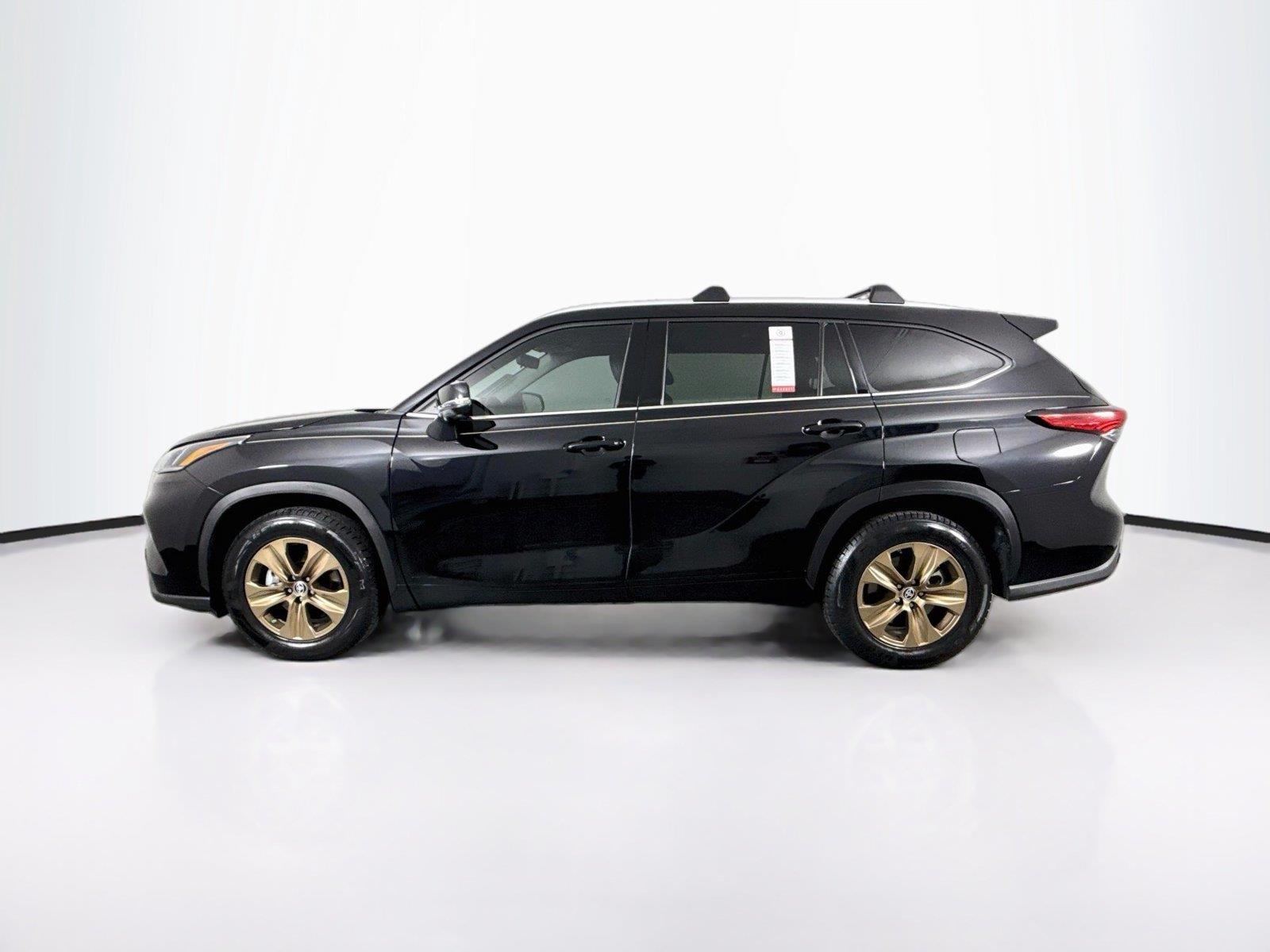 2022 Toyota Highlander Hybrid Bronze Edition photo 12
