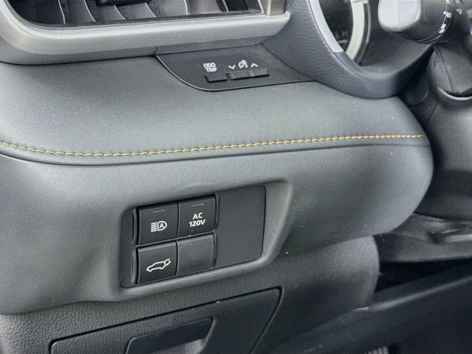 2022 Toyota Highlander Hybrid Bronze Edition photo 14