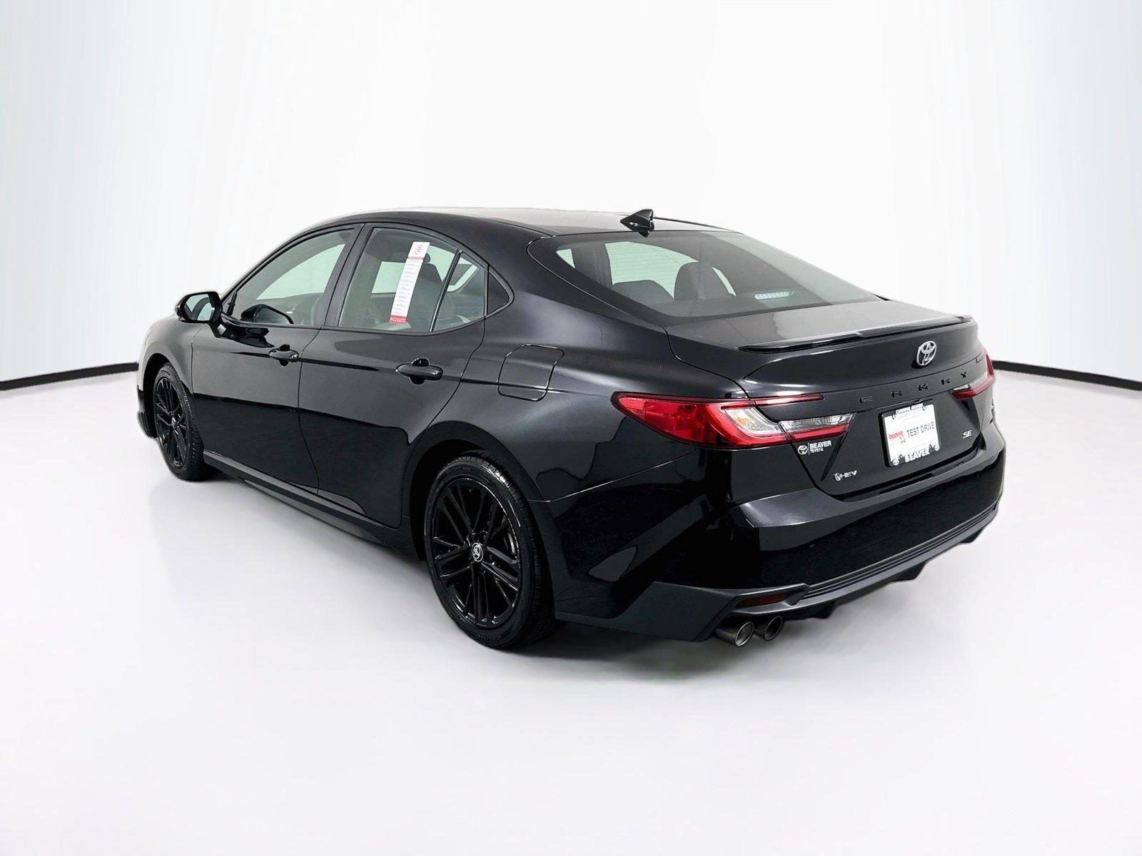 2025 Toyota Camry SE photo 11