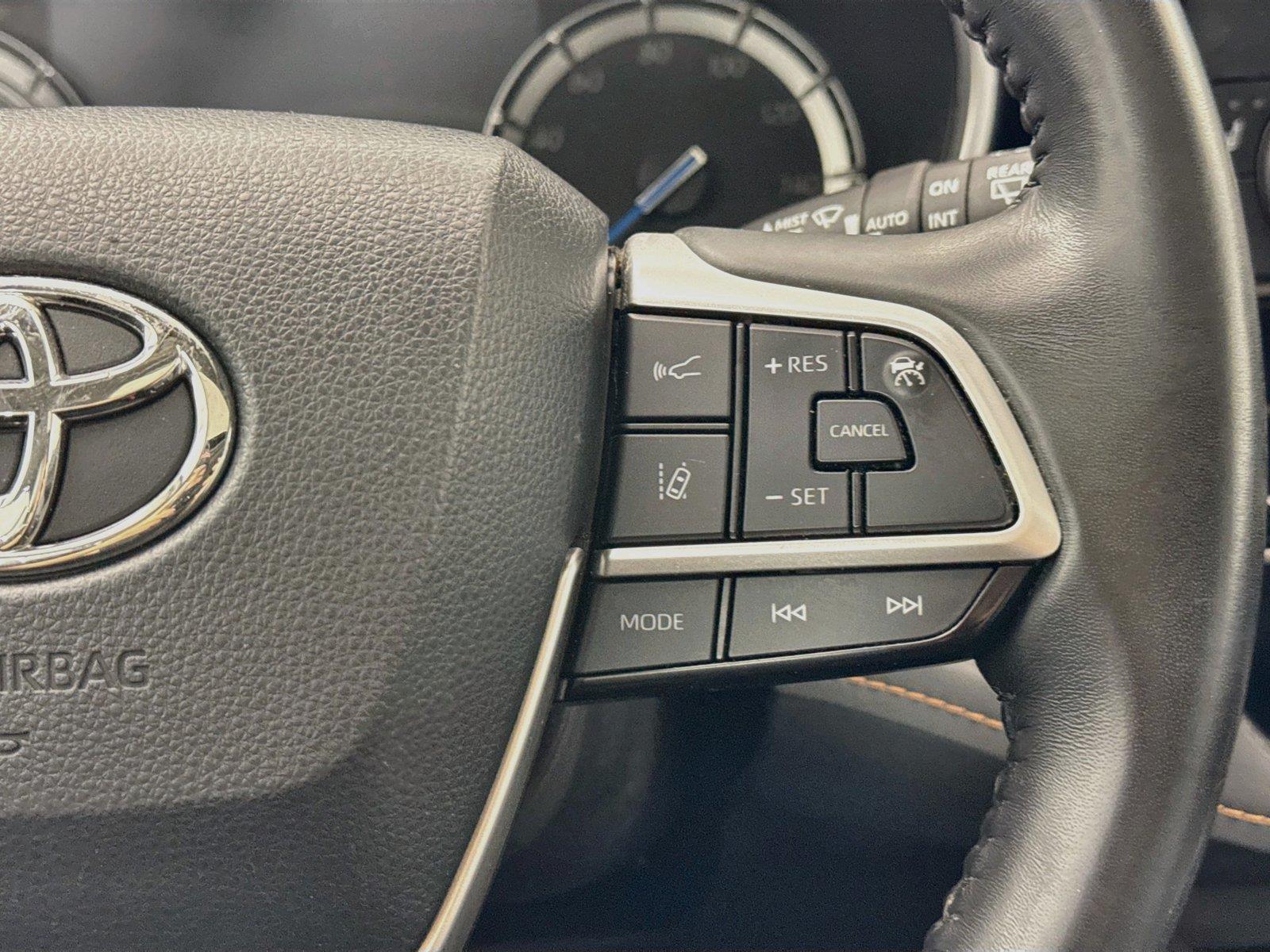 2022 Toyota Highlander Hybrid Bronze Edition photo 17