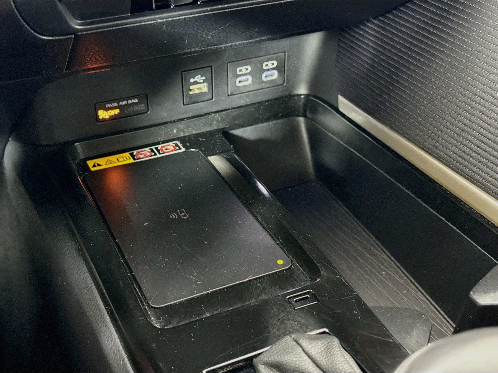 2025 Toyota Camry SE photo 25