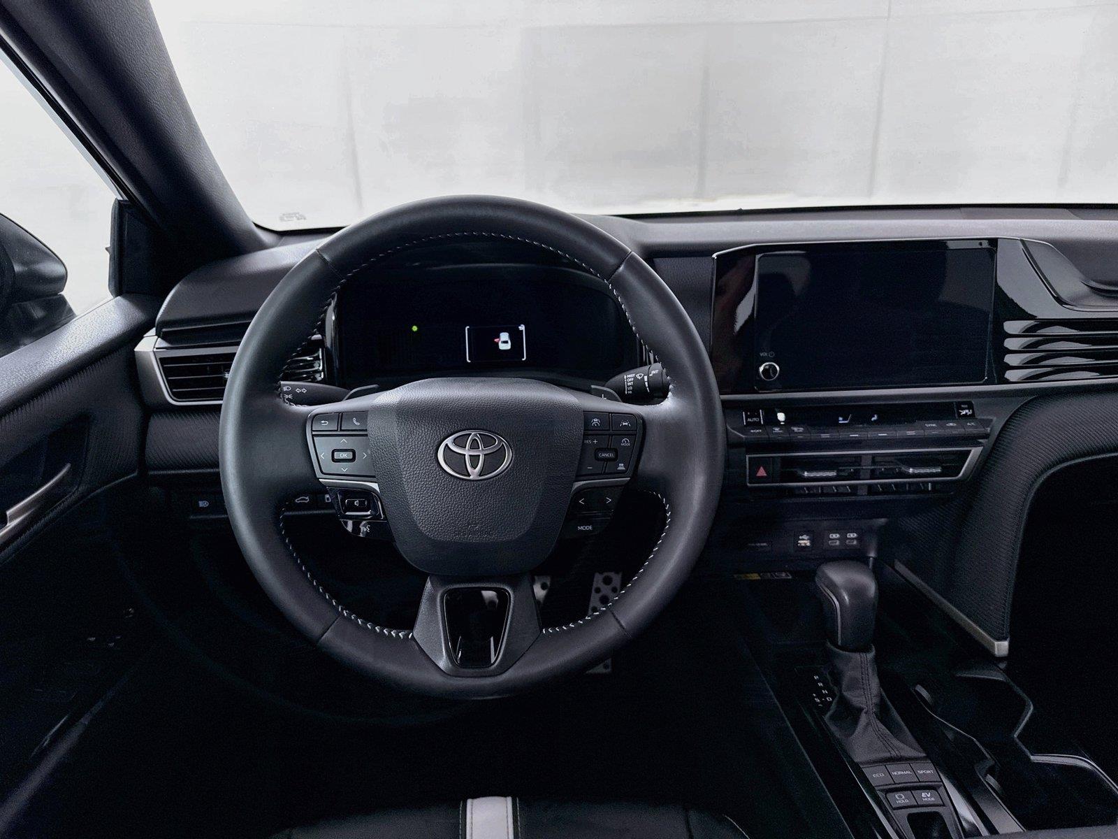 2025 Toyota Camry SE photo 30