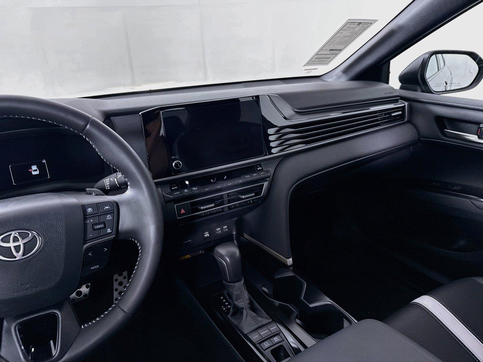 2025 Toyota Camry SE photo 31
