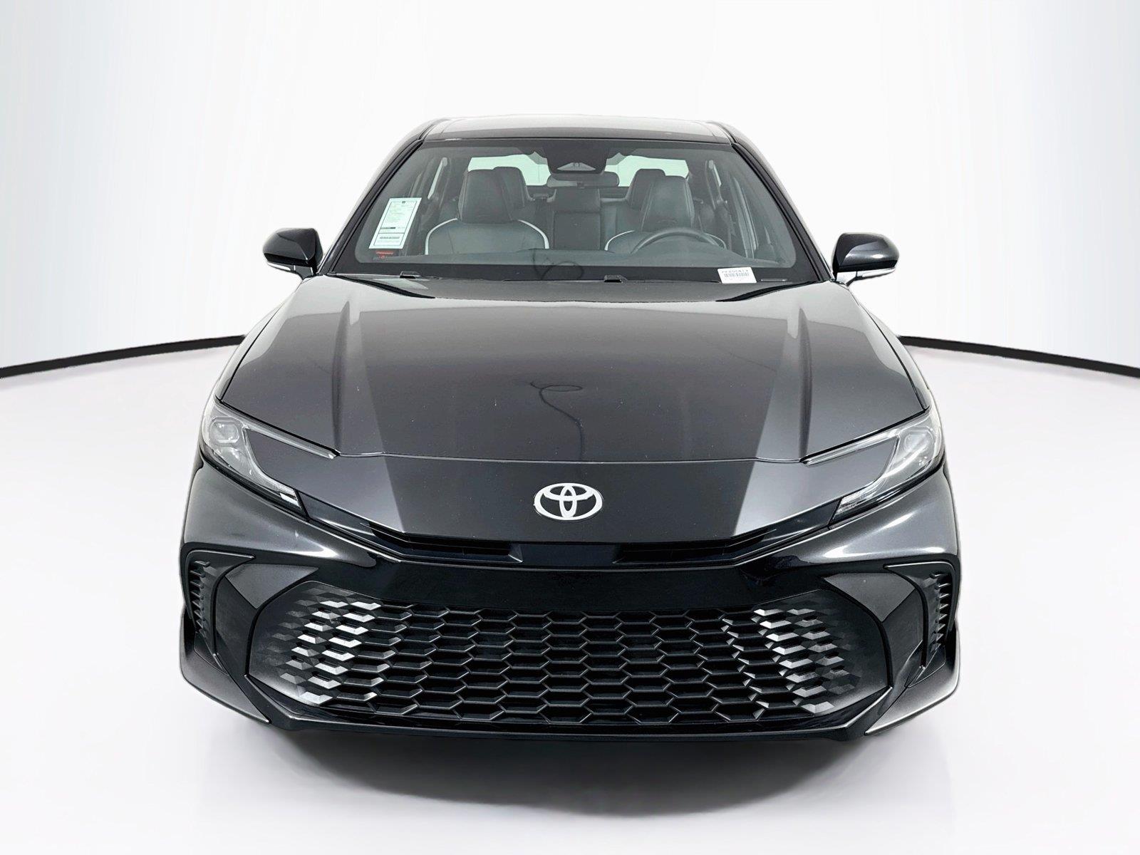 2025 Toyota Camry SE photo 7