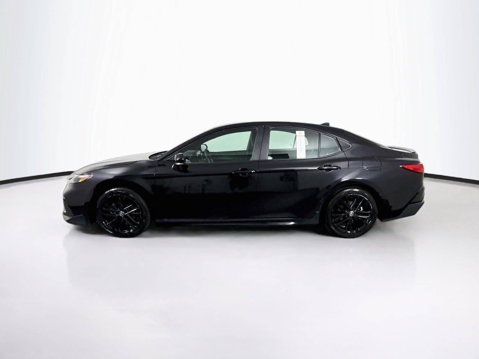 2025 Toyota Camry SE photo 12