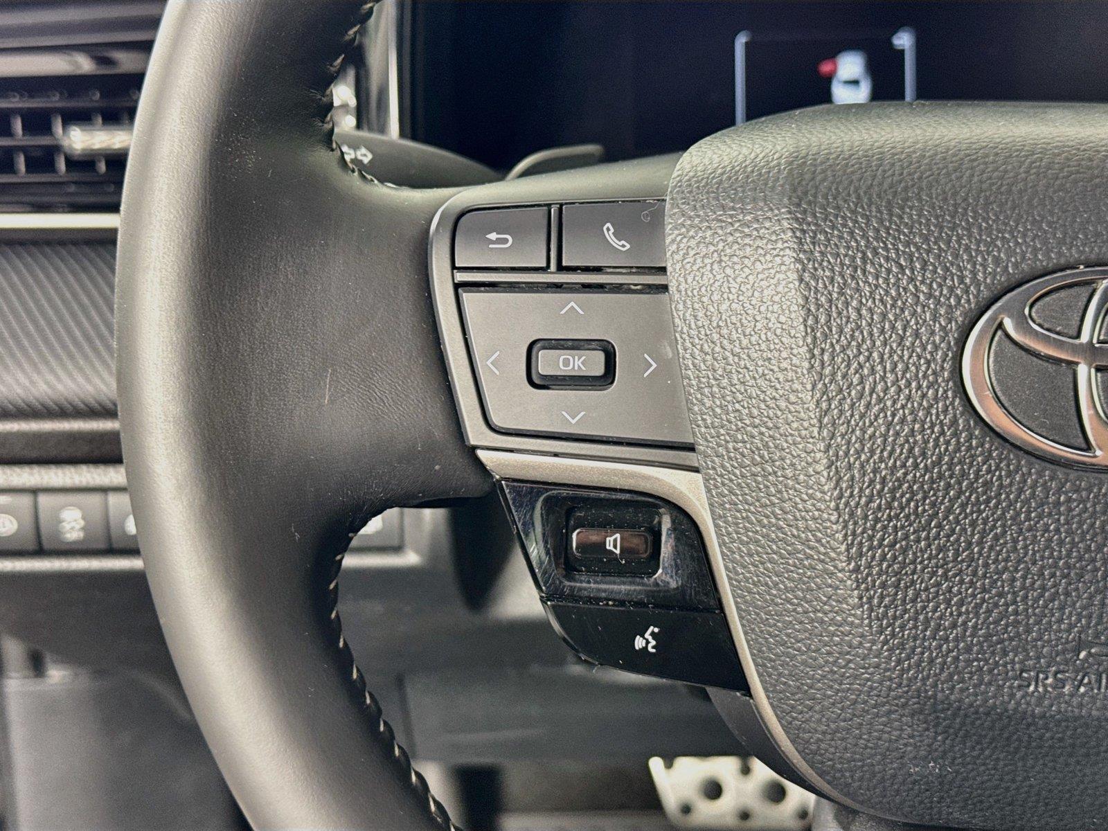 2025 Toyota Camry SE photo 16