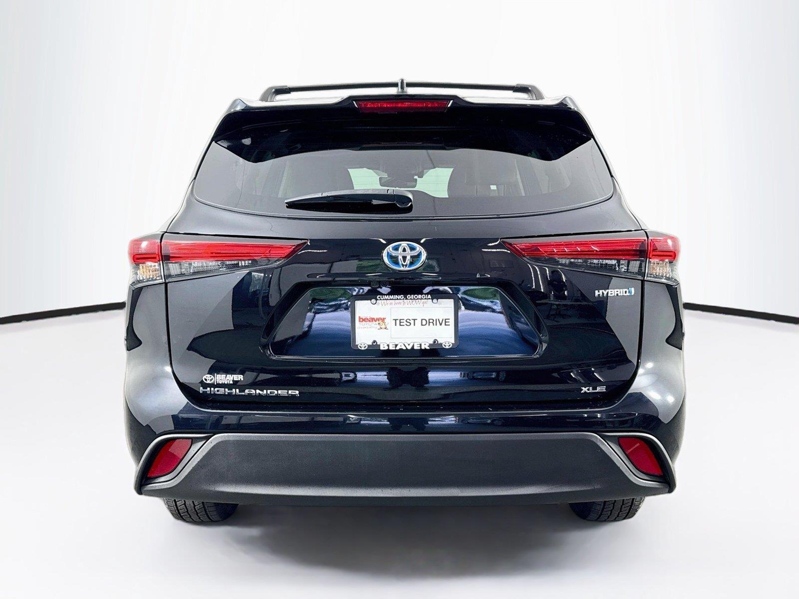 2022 Toyota Highlander Hybrid Bronze Edition photo 10