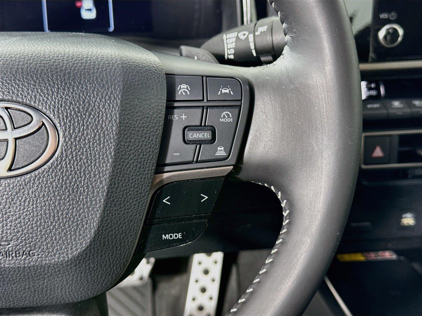 2025 Toyota Camry SE photo 17
