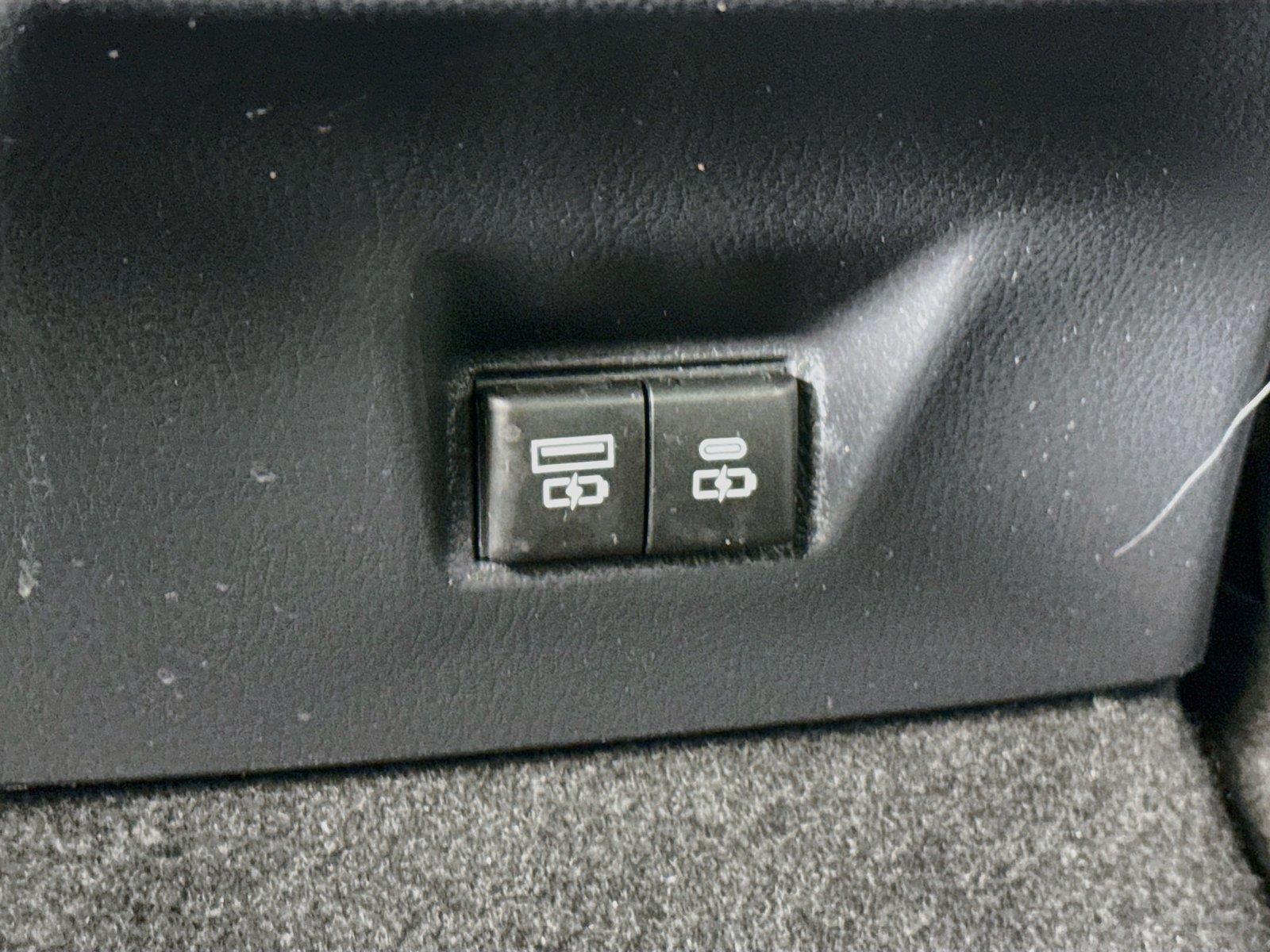 2025 Toyota Camry SE photo 34