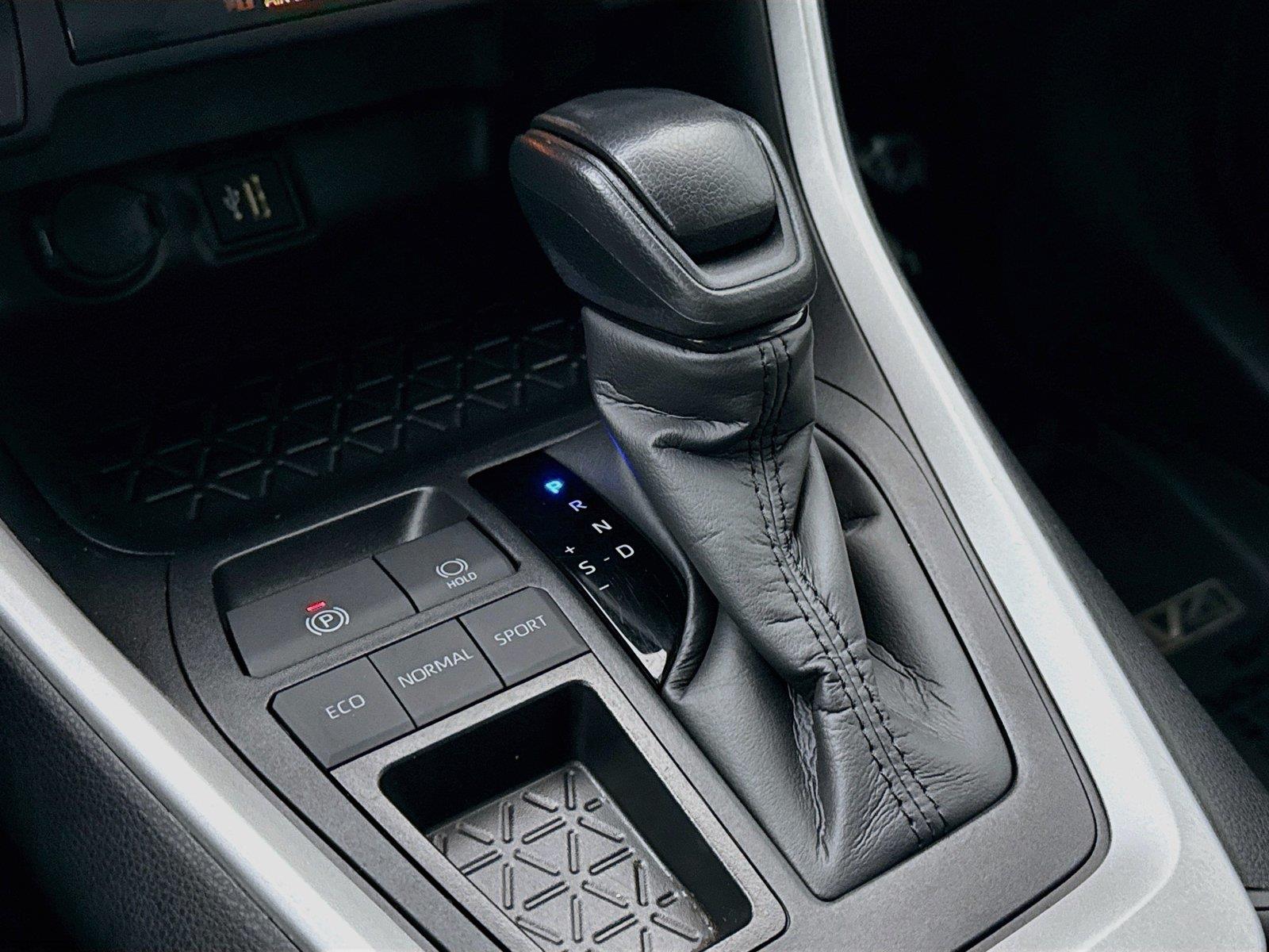2025 Toyota RAV4 LE photo 22
