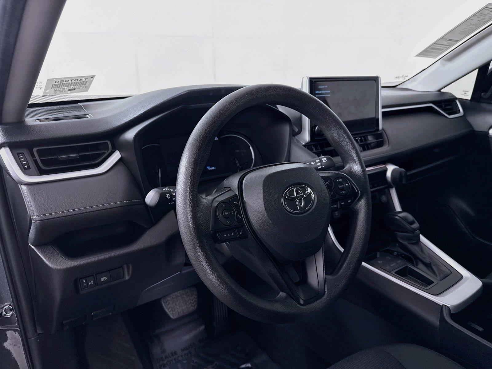 2025 Toyota RAV4 LE photo 3