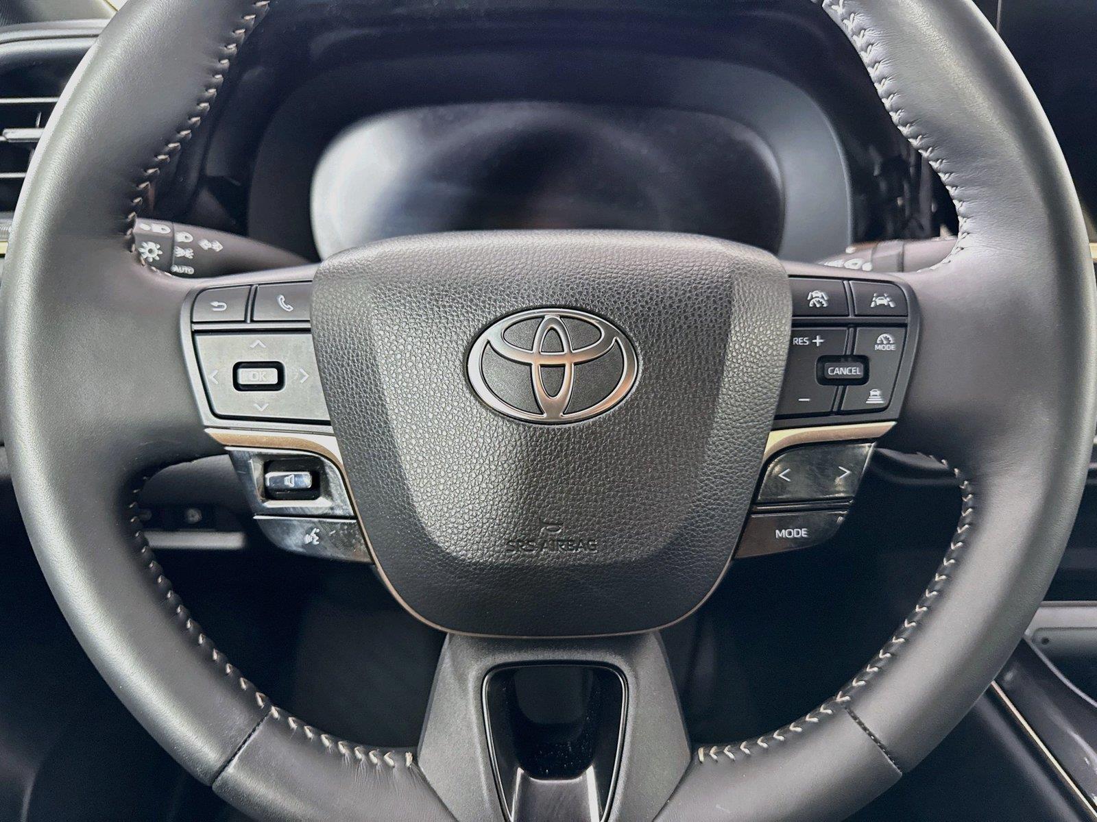 2026 Toyota Crown XLE photo 16