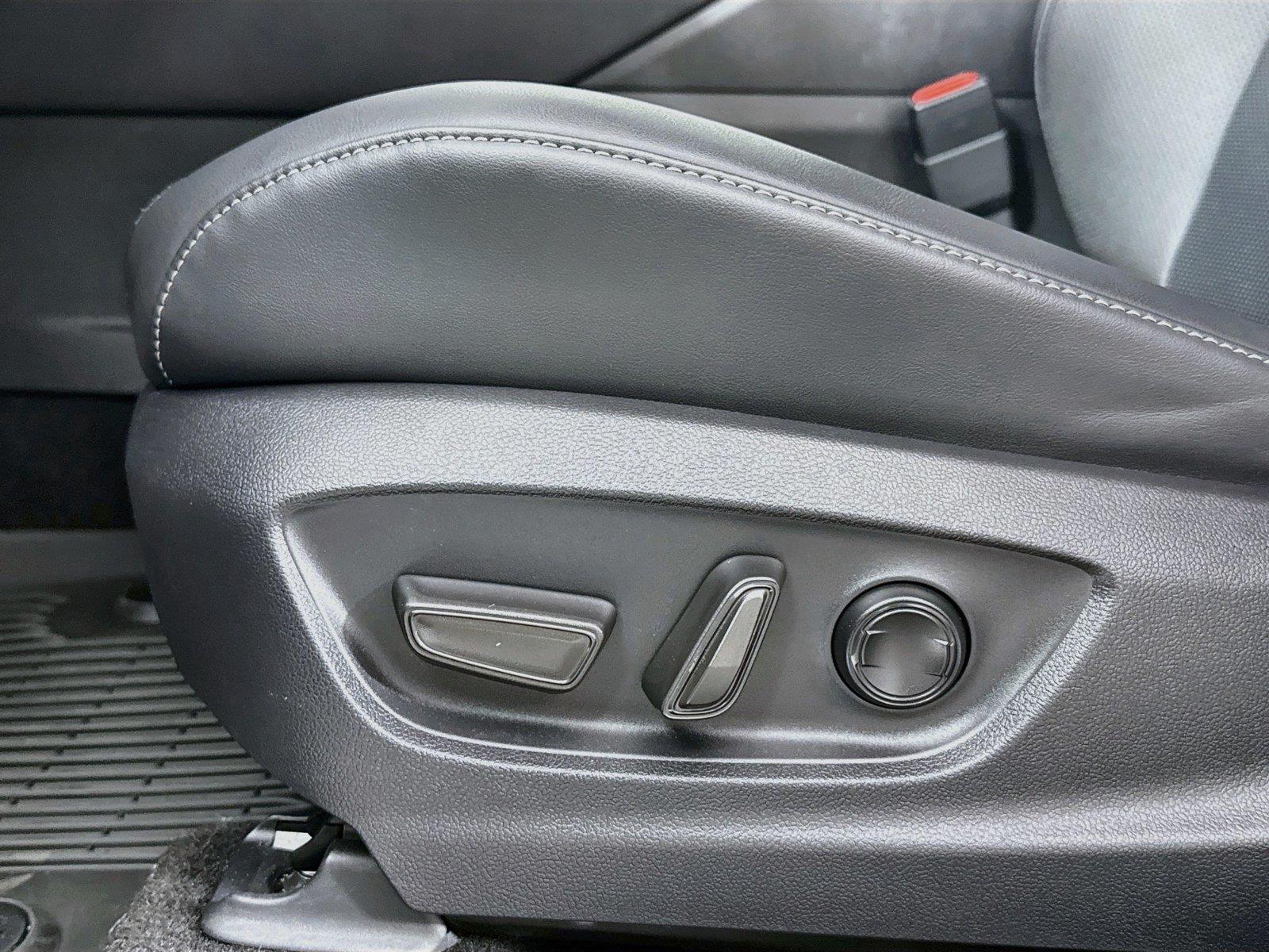 2026 Toyota Crown XLE photo 28