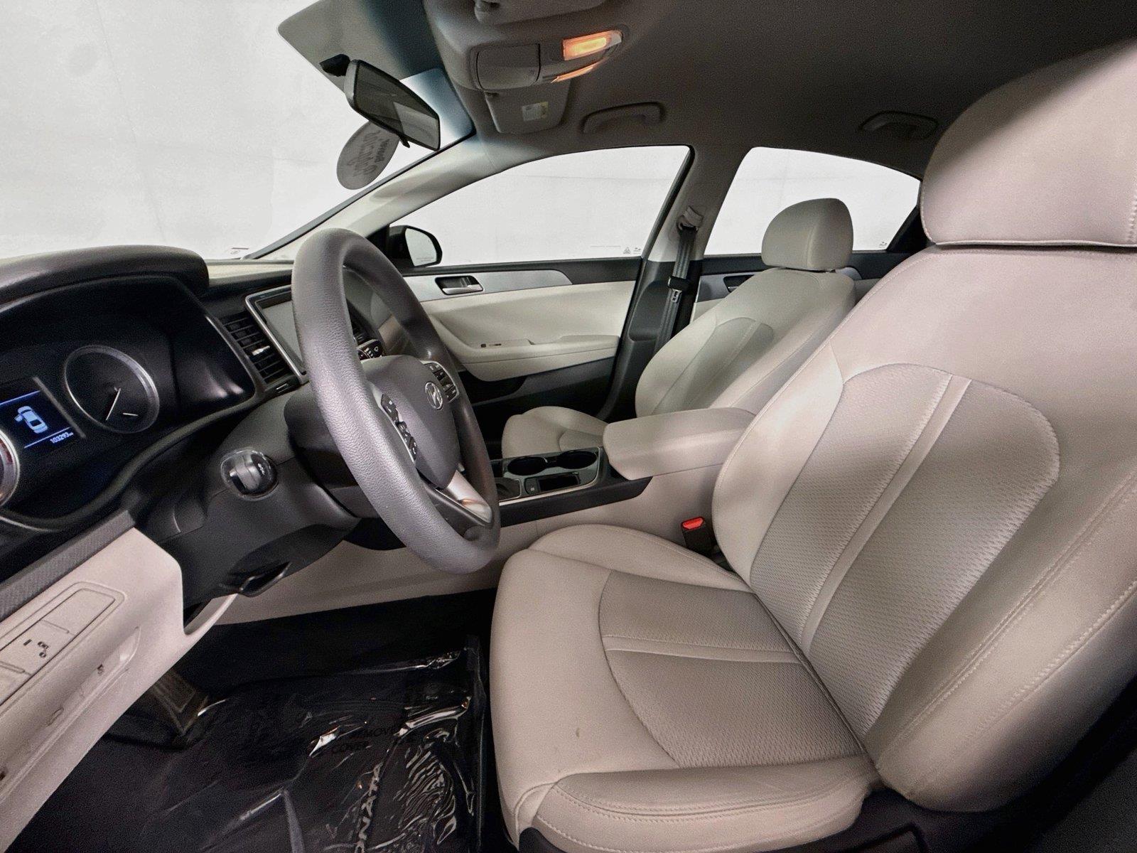 2018 Hyundai Sonata SE photo 2