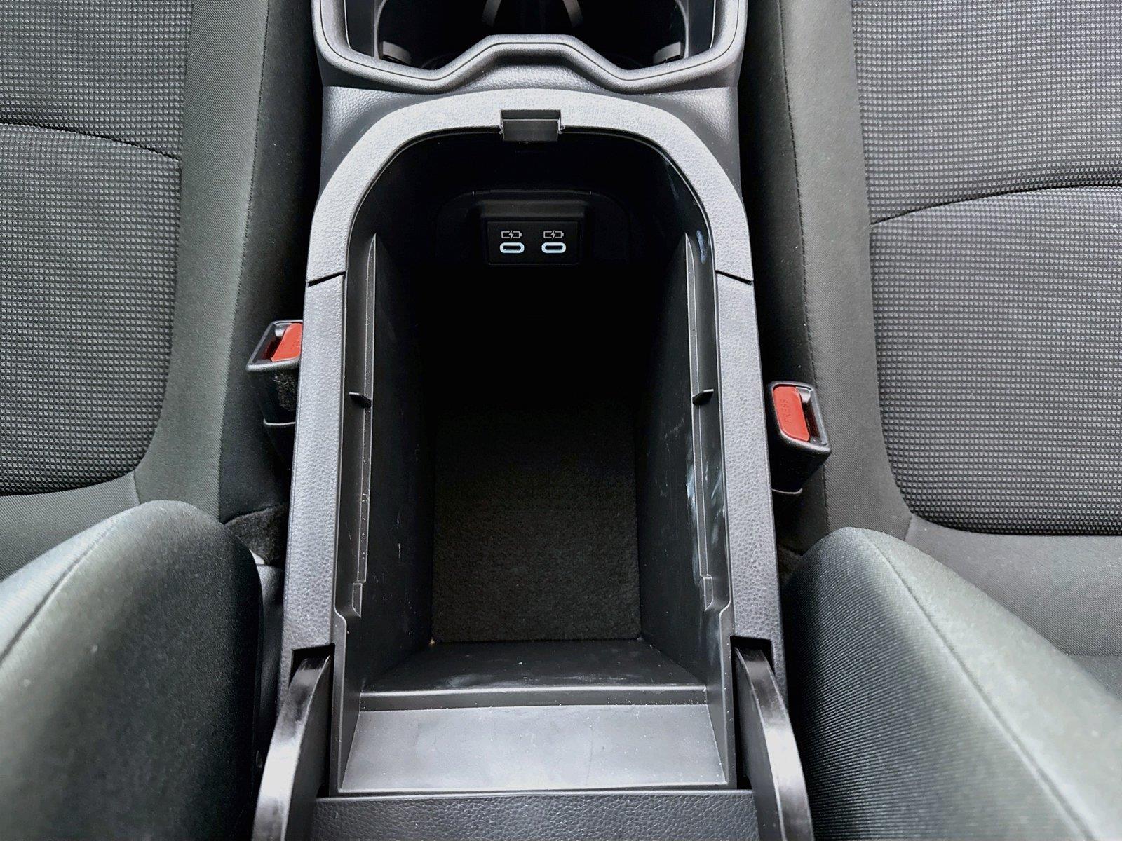 2025 Toyota RAV4 LE photo 28