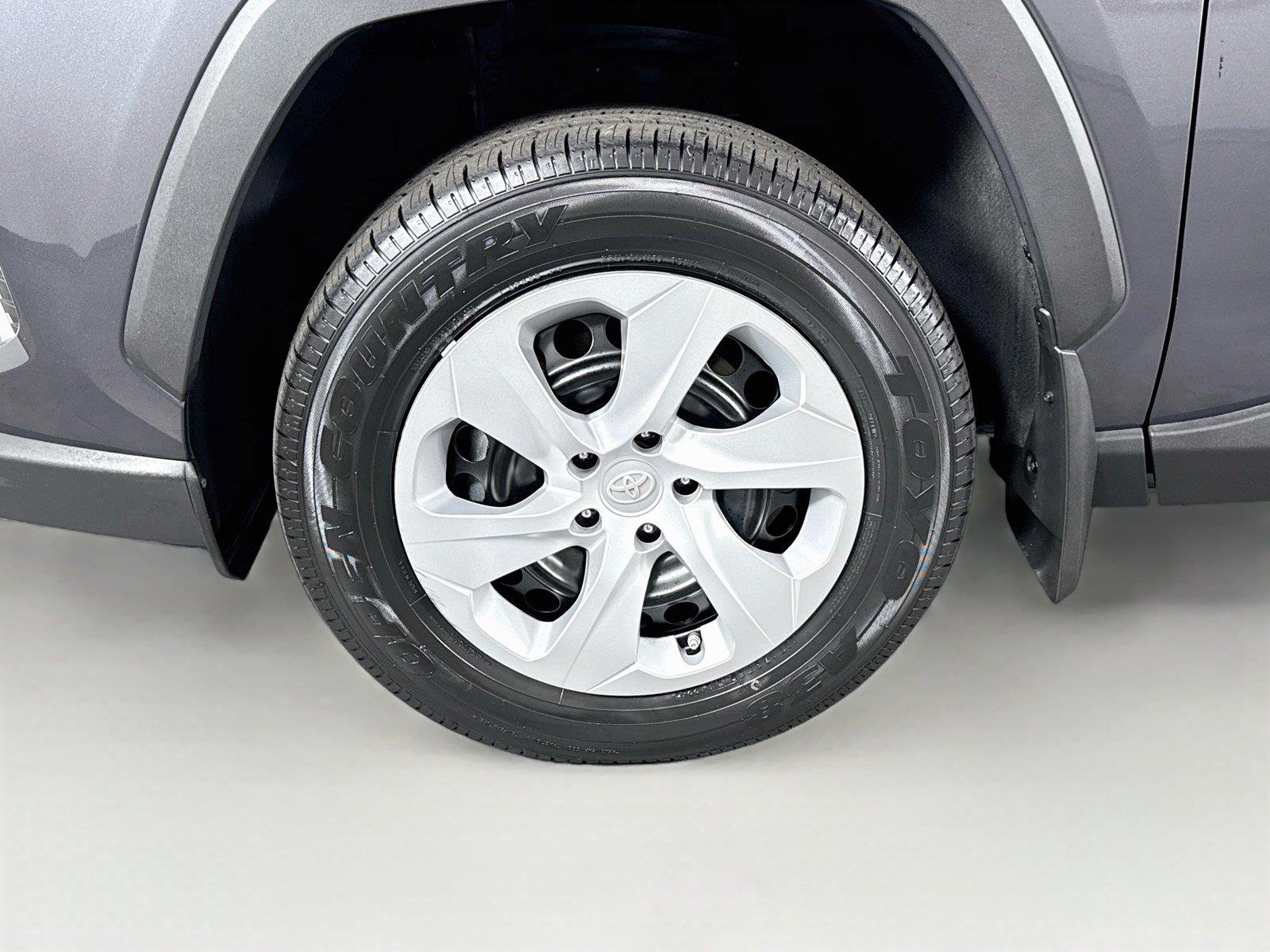 2025 Toyota RAV4 LE photo 39