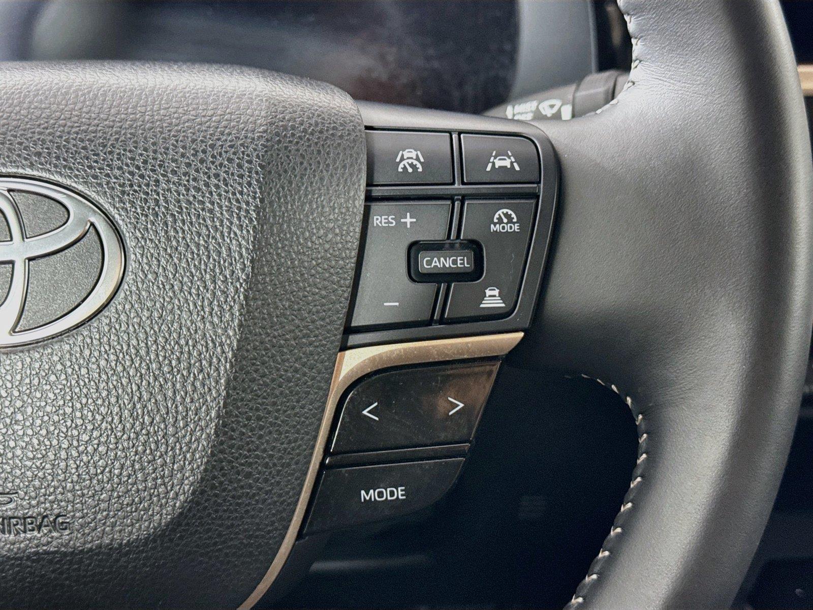 2026 Toyota Crown XLE photo 19