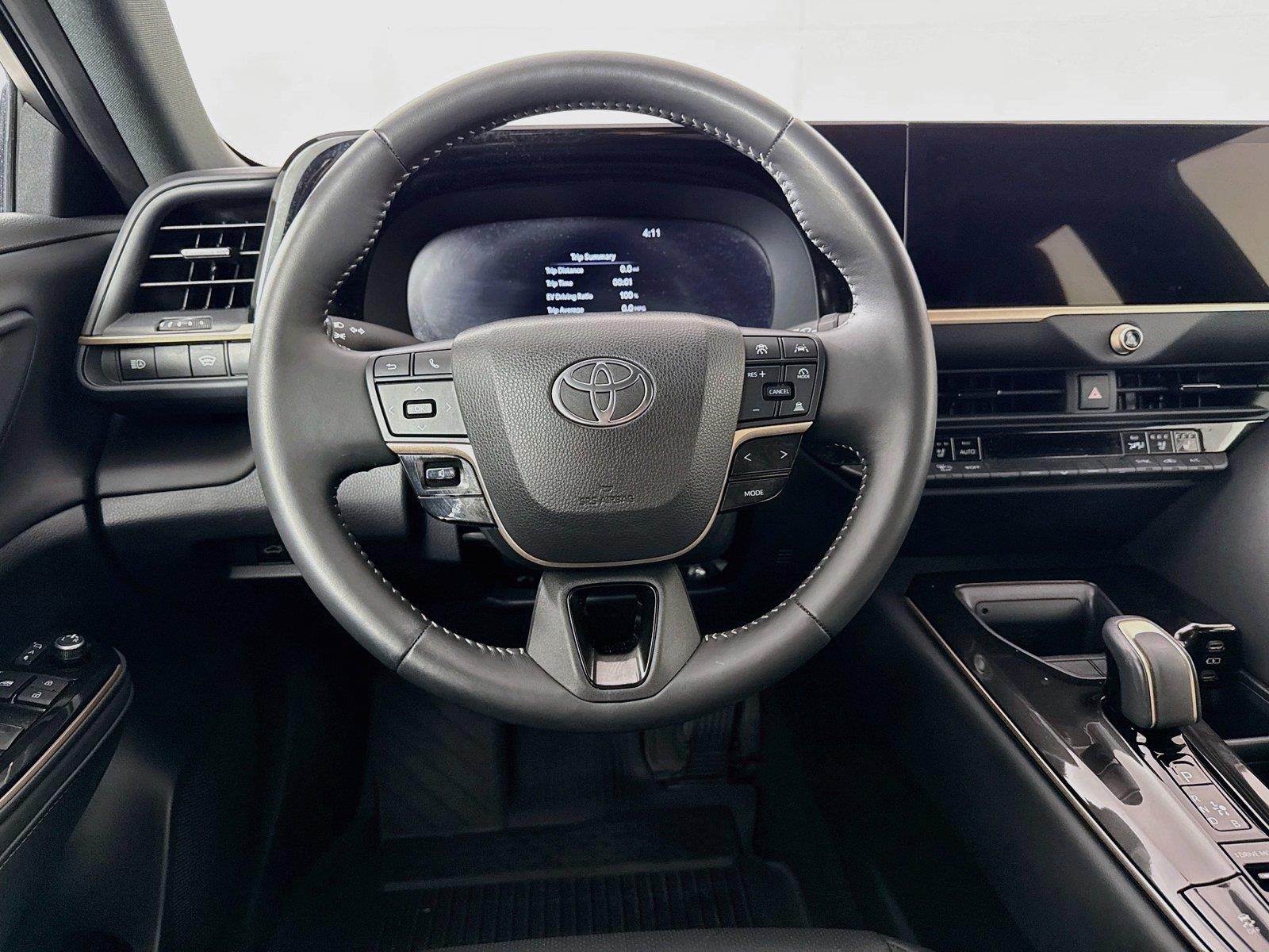2026 Toyota Crown XLE photo 30