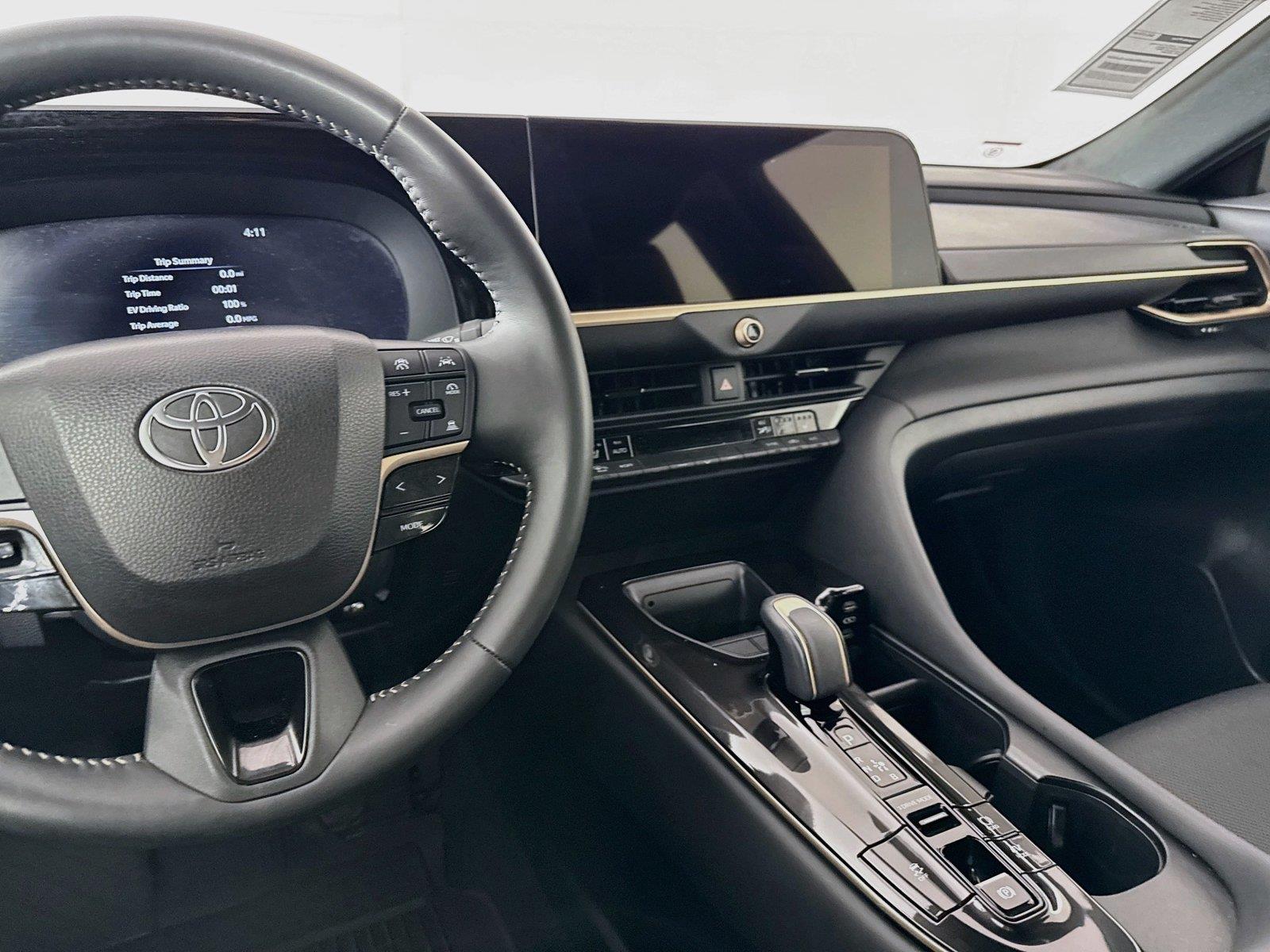 2026 Toyota Crown XLE photo 31