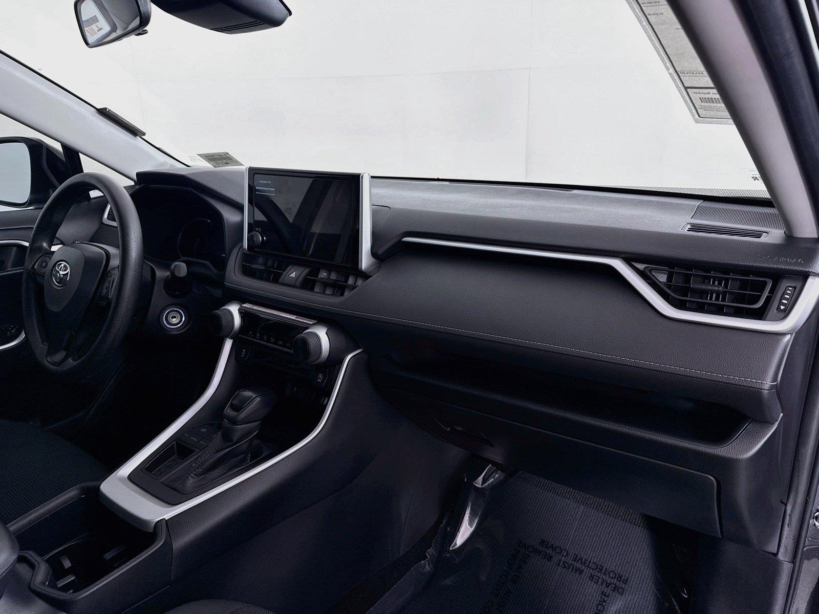 2025 Toyota RAV4 LE photo 37