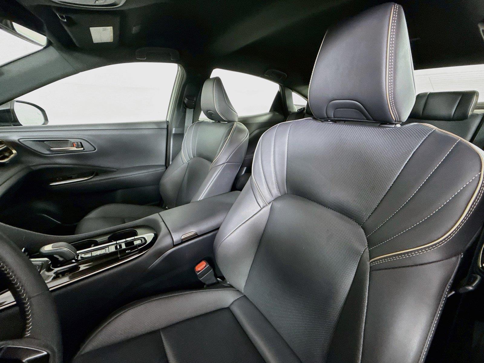 2026 Toyota Crown XLE photo 2
