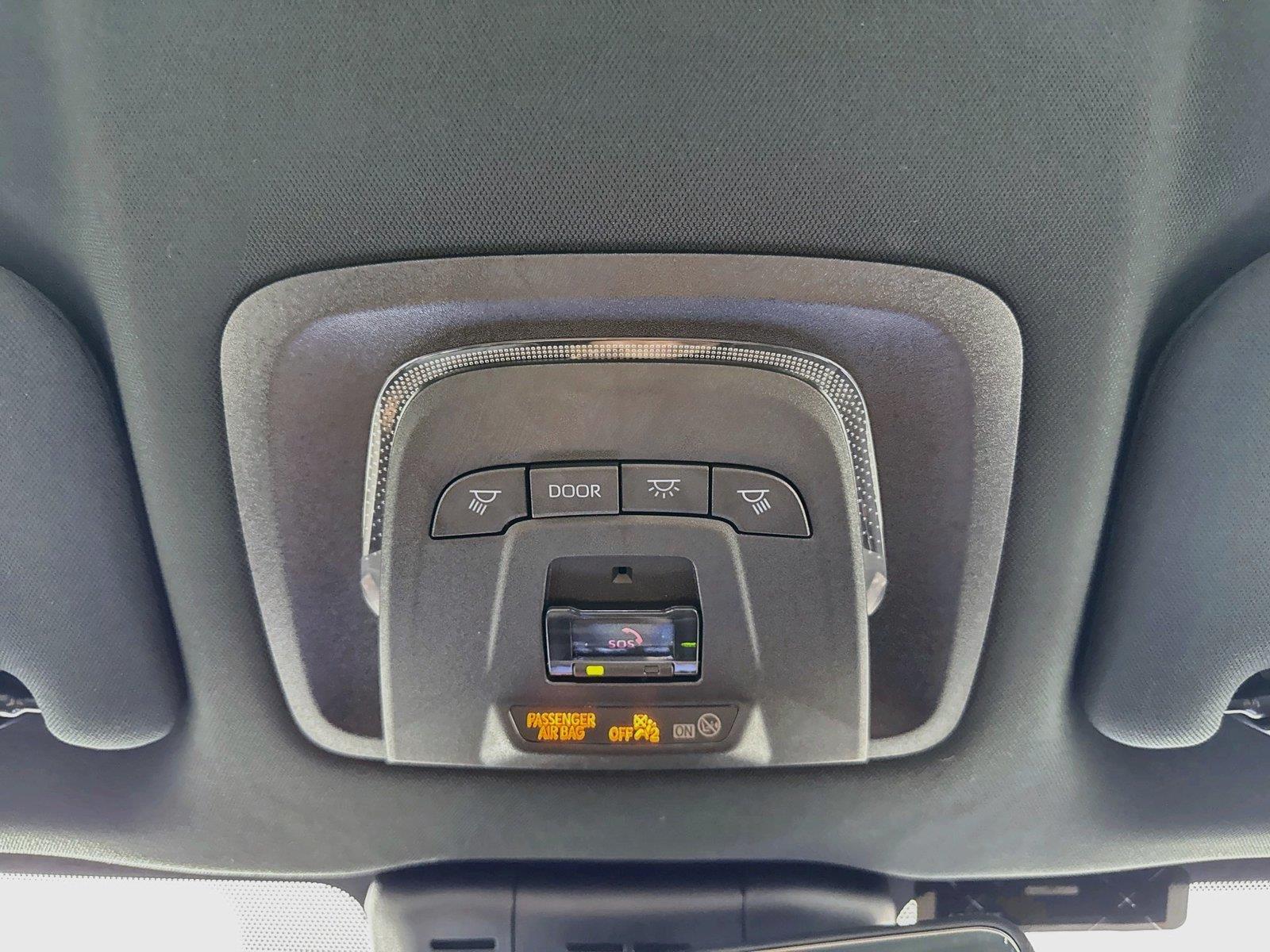 2026 Toyota Crown XLE photo 5