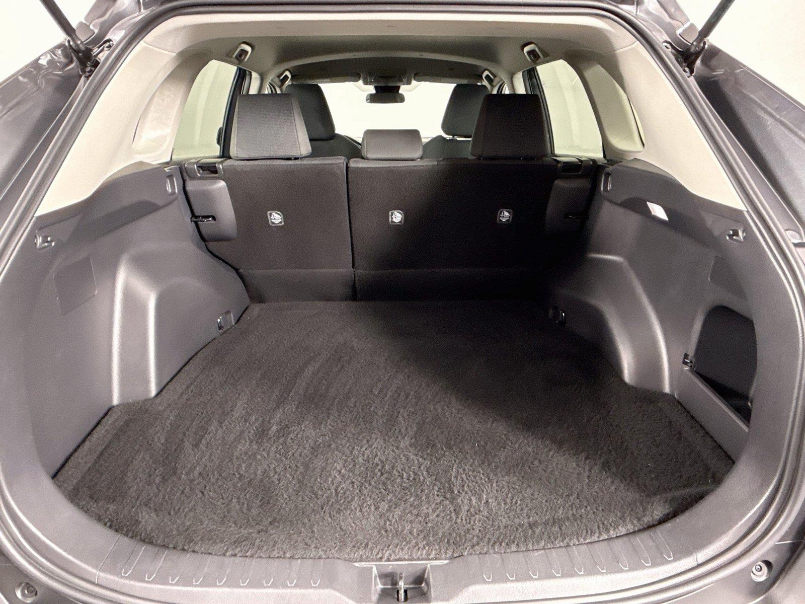 2025 Toyota RAV4 LE photo 33