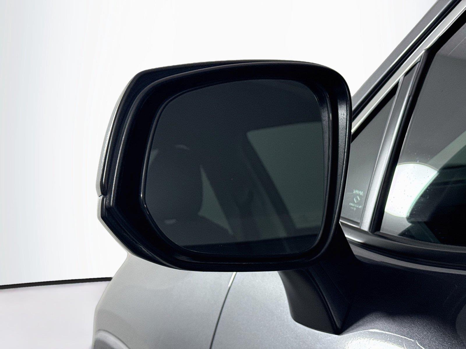 2025 Toyota RAV4 LE photo 4