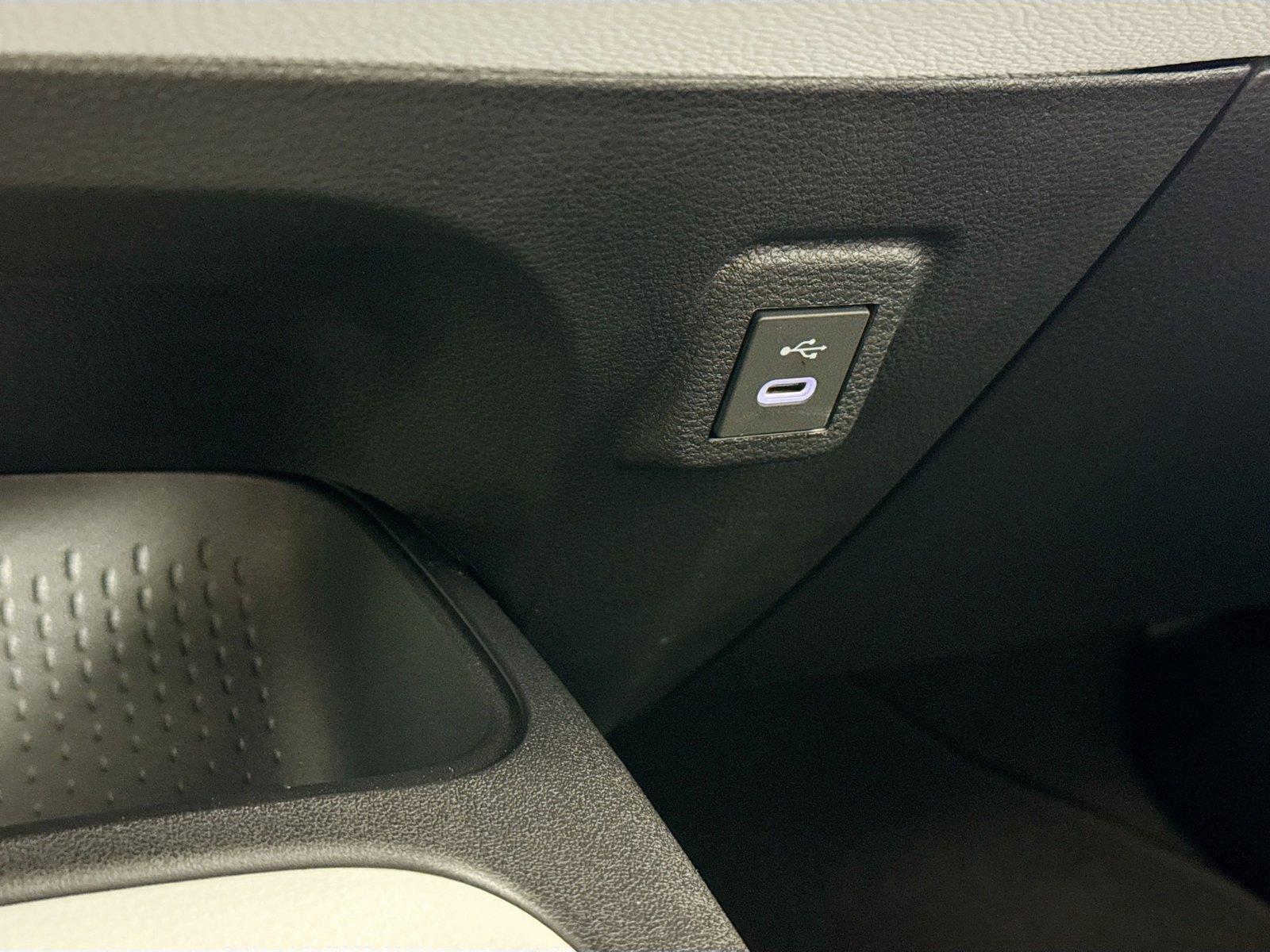 2026 Toyota Corolla SE photo 27