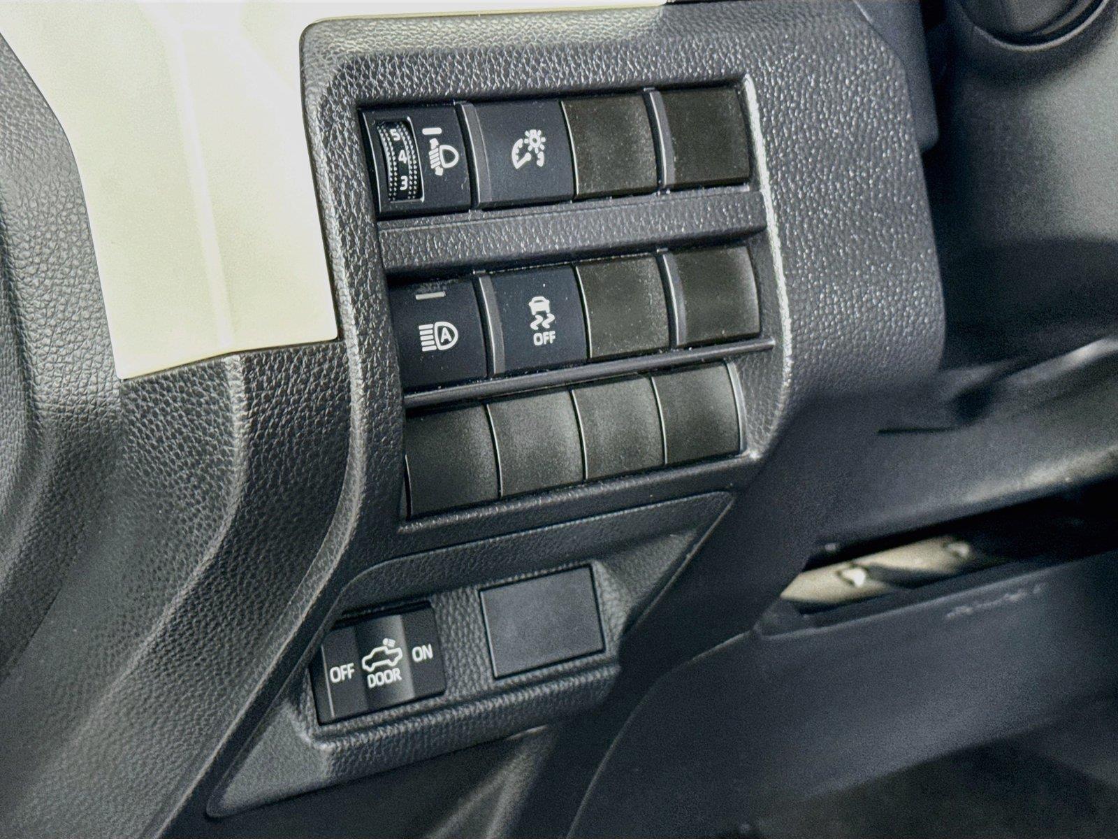 2024 Toyota Tacoma TRD Off-Road photo 14