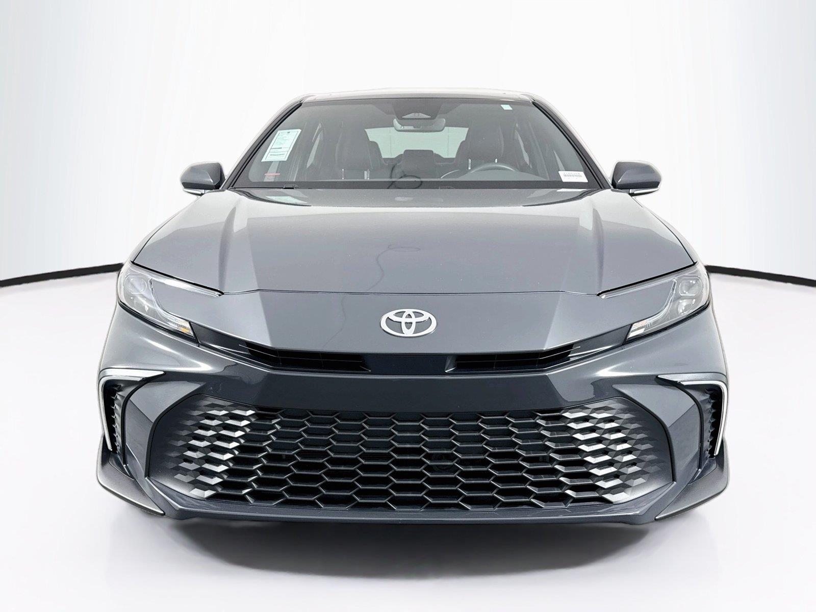 2025 Toyota Camry SE photo 7