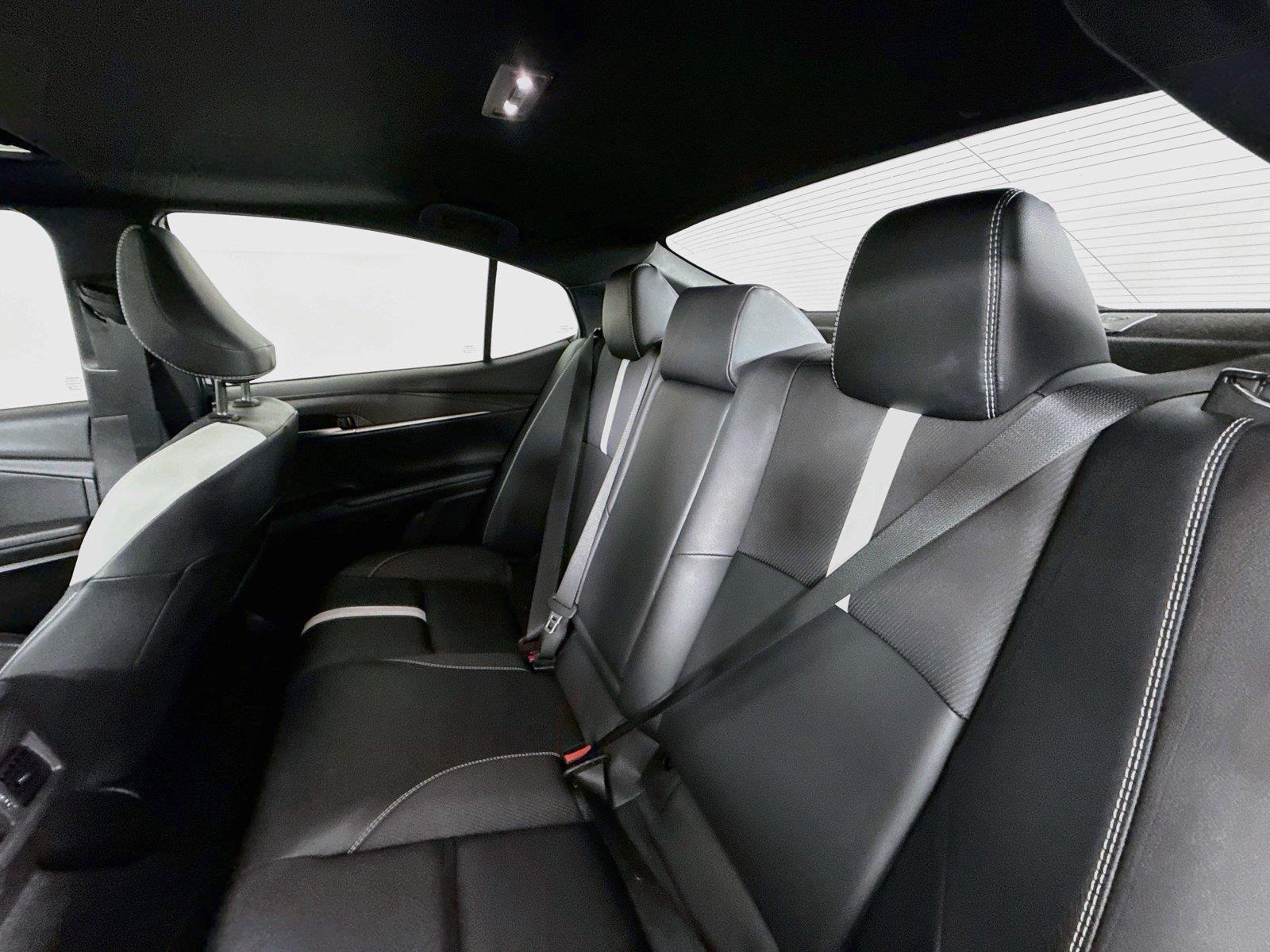 2025 Toyota Camry SE photo 29