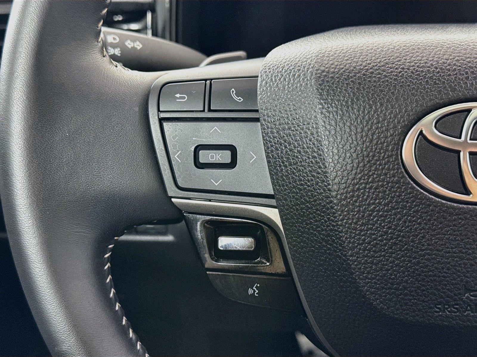 2025 Toyota Camry SE photo 16