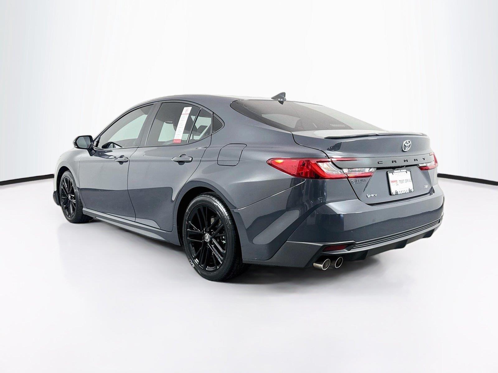 2025 Toyota Camry SE photo 11