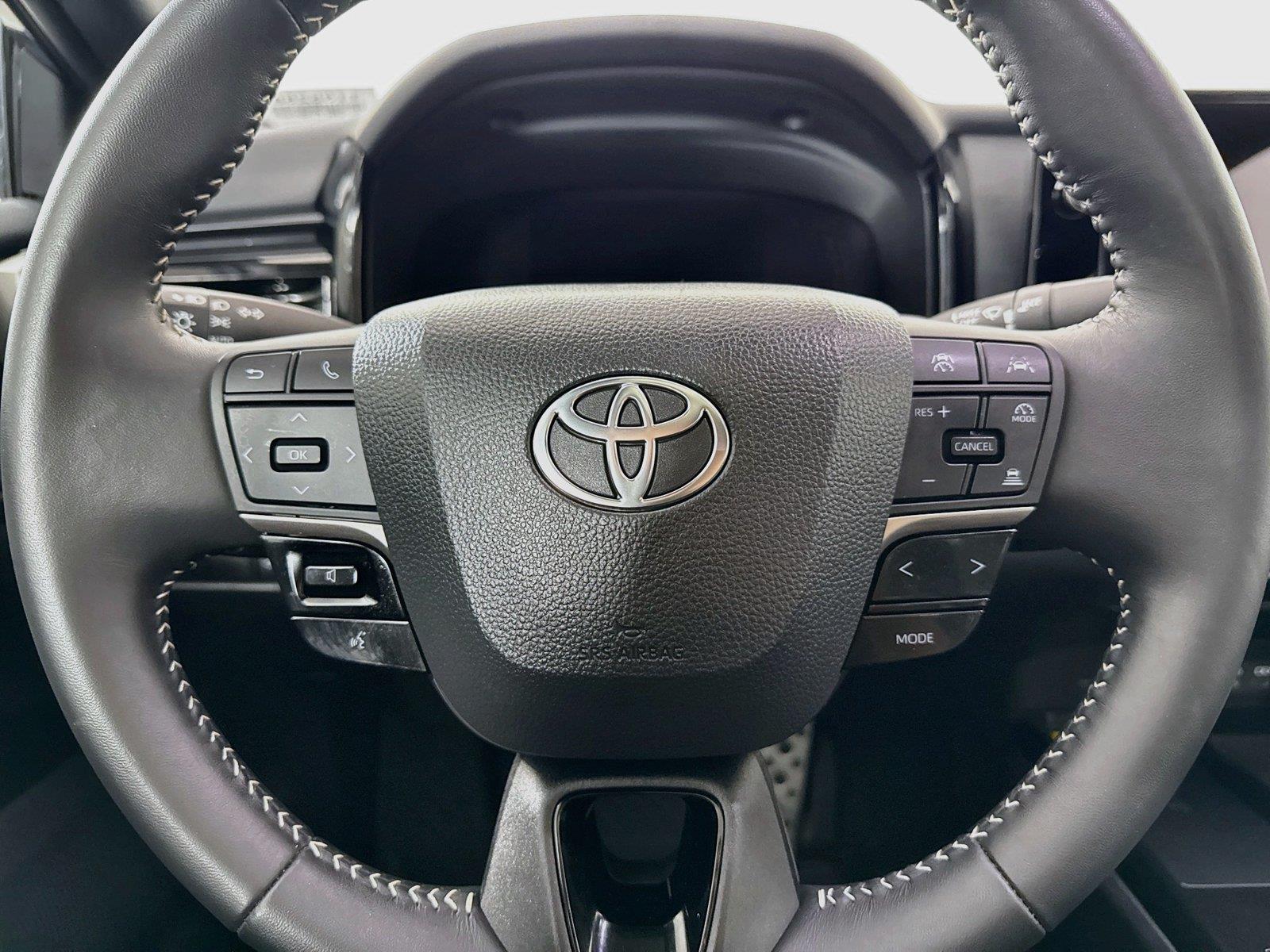 2025 Toyota Camry SE photo 15