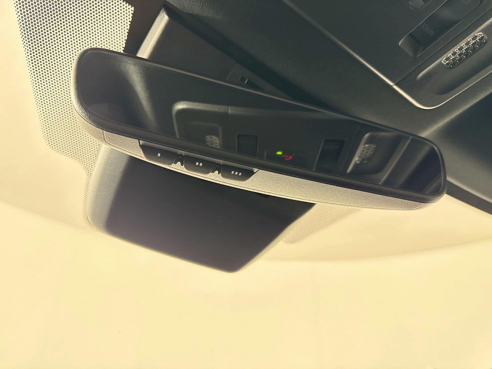 2025 Toyota Camry SE photo 21
