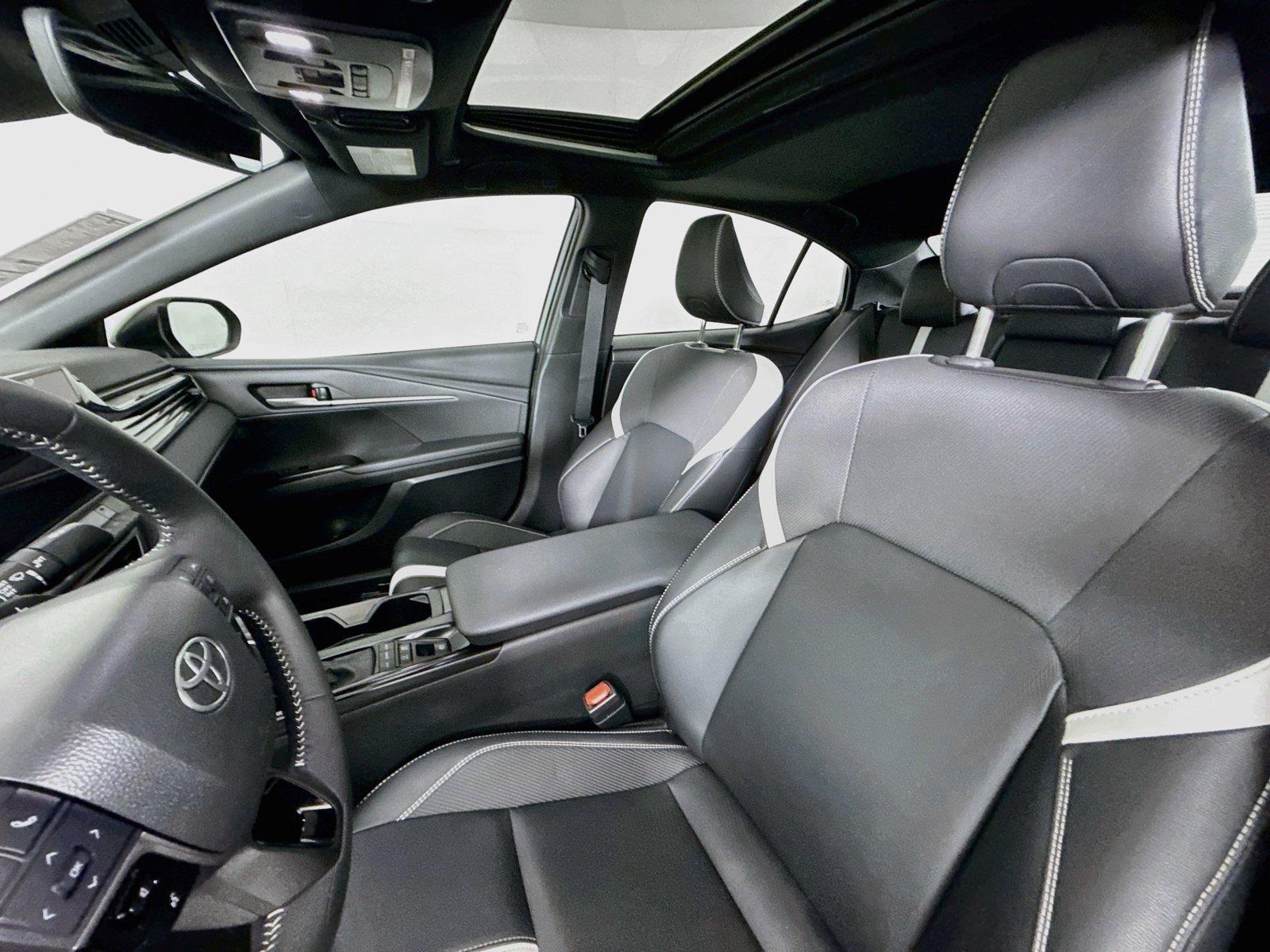 2025 Toyota Camry SE photo 2