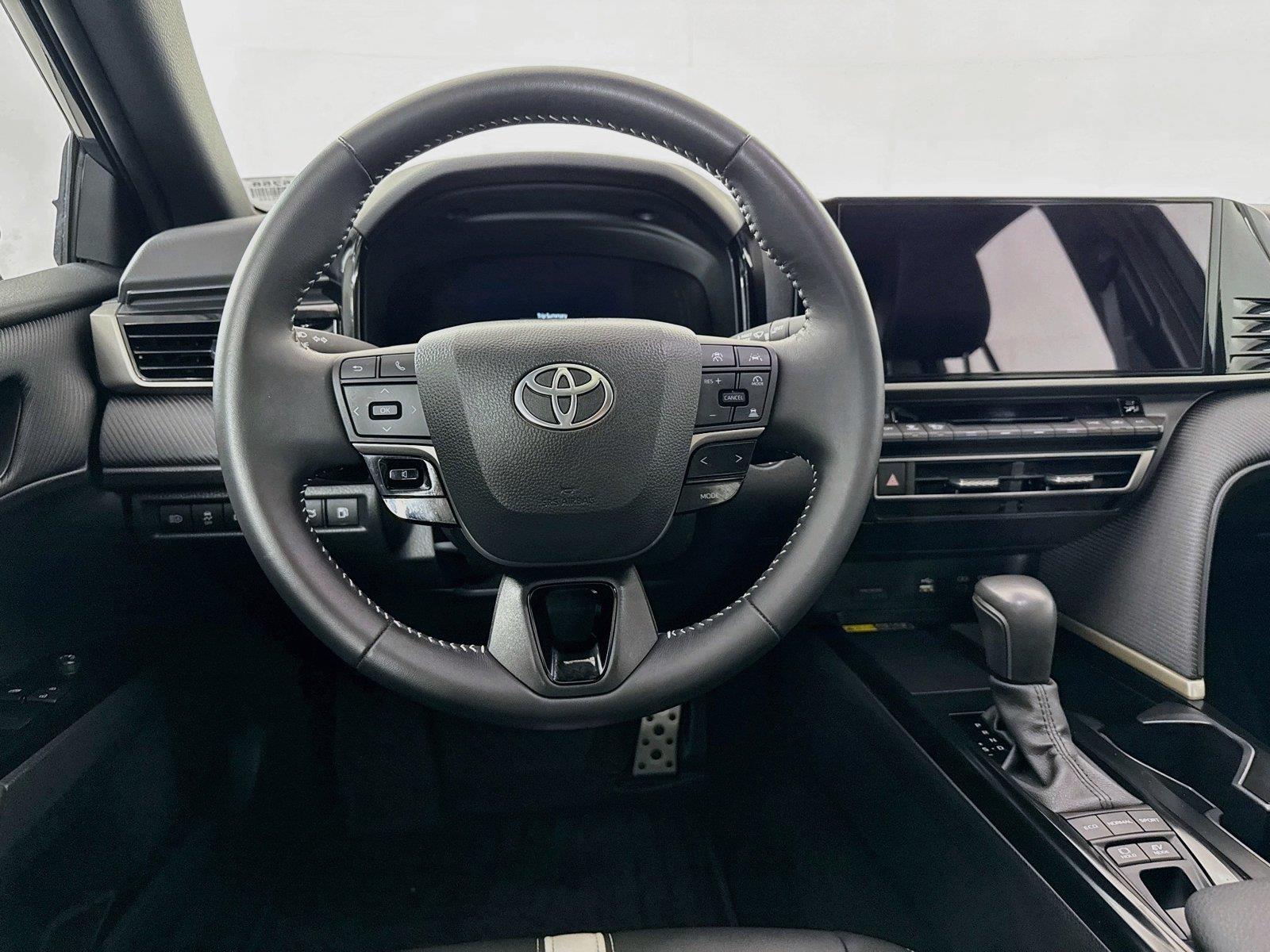 2025 Toyota Camry SE photo 30