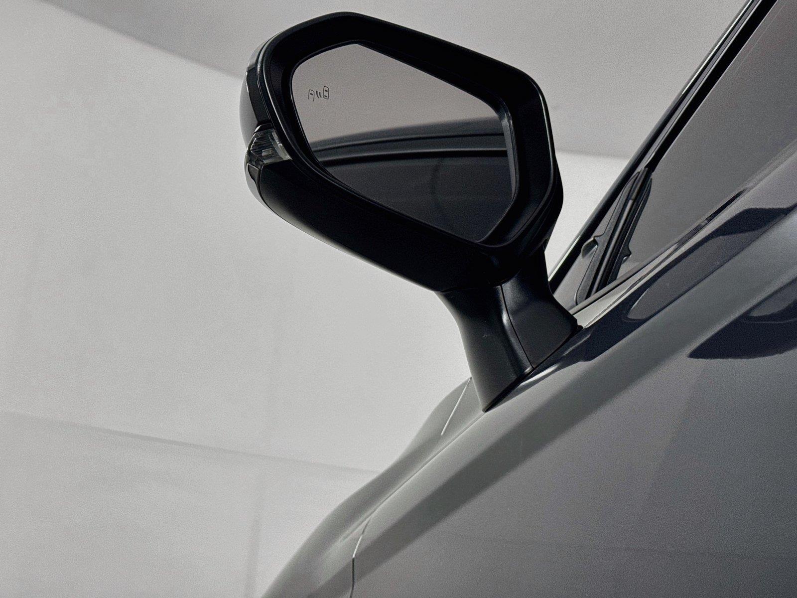 2025 Toyota Camry SE photo 4