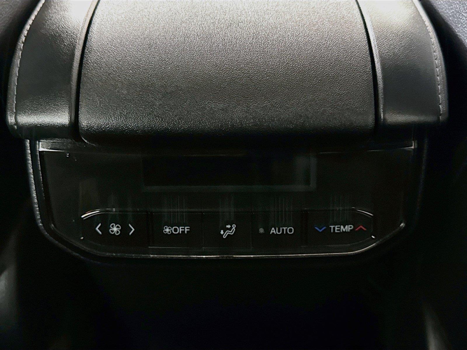 2025 Toyota Highlander LE photo 35