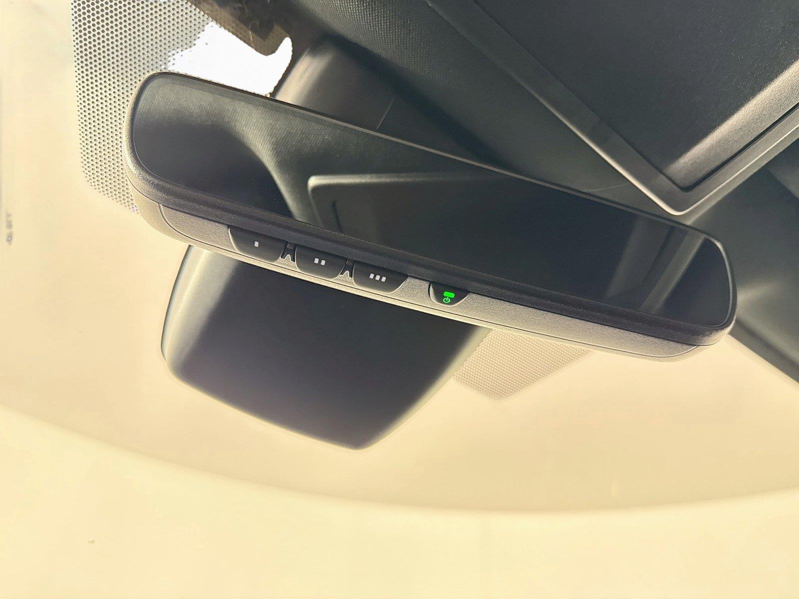 2025 Toyota Highlander LE photo 22